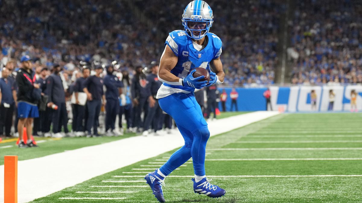Chicago Bears v Detroit Lions