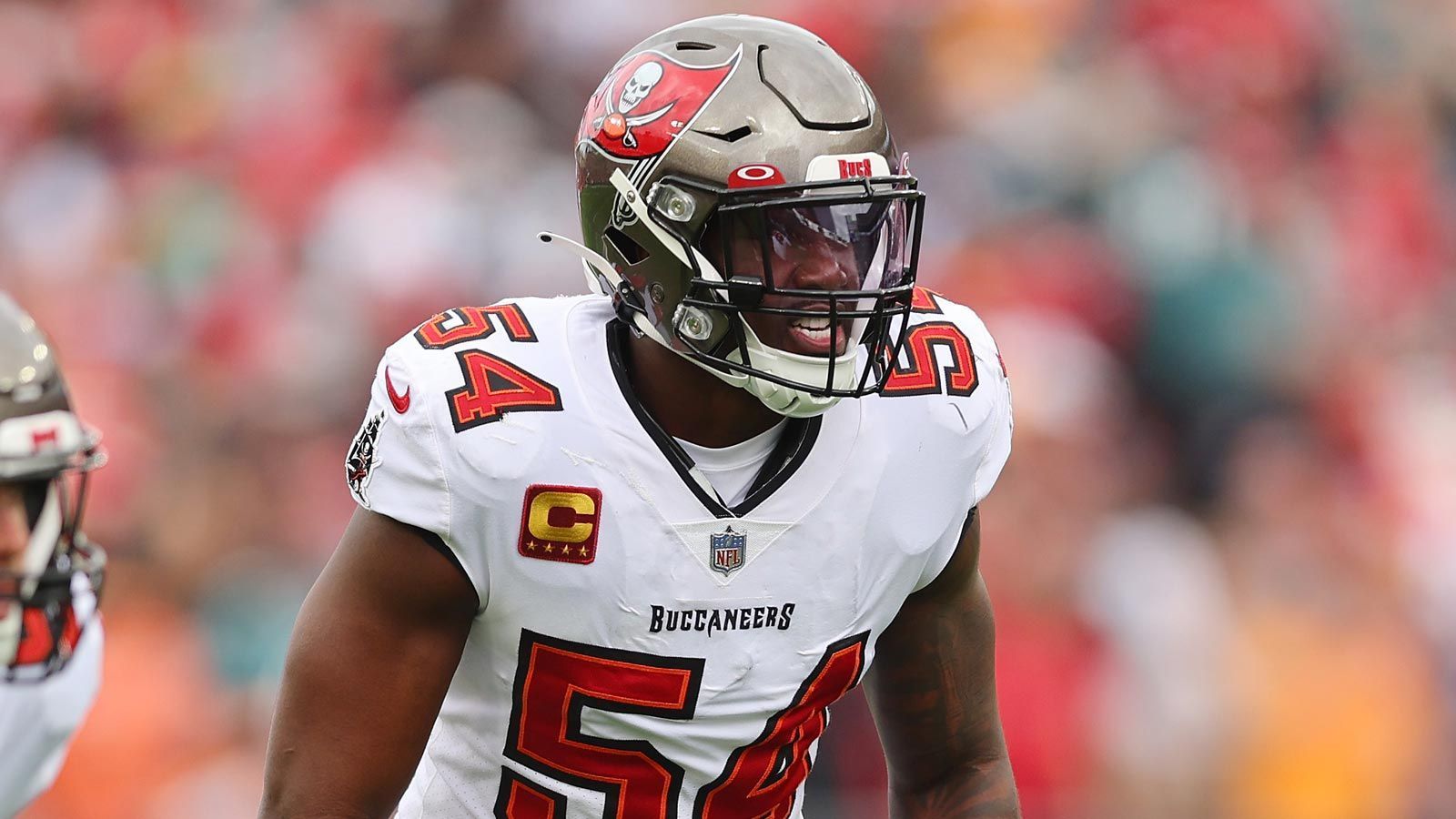 
                <strong>6. (geteilt) Lavonte David</strong><br>
                &#x2022; Team: Tampa Bay Buccaneers<br>&#x2022; Position: Middle Linebacker<br>&#x2022; <strong>Overall Rating: 92</strong><br>&#x2022; Key Stats: Acceleration 89 - Strength 77 - Awareness 95<br>
              