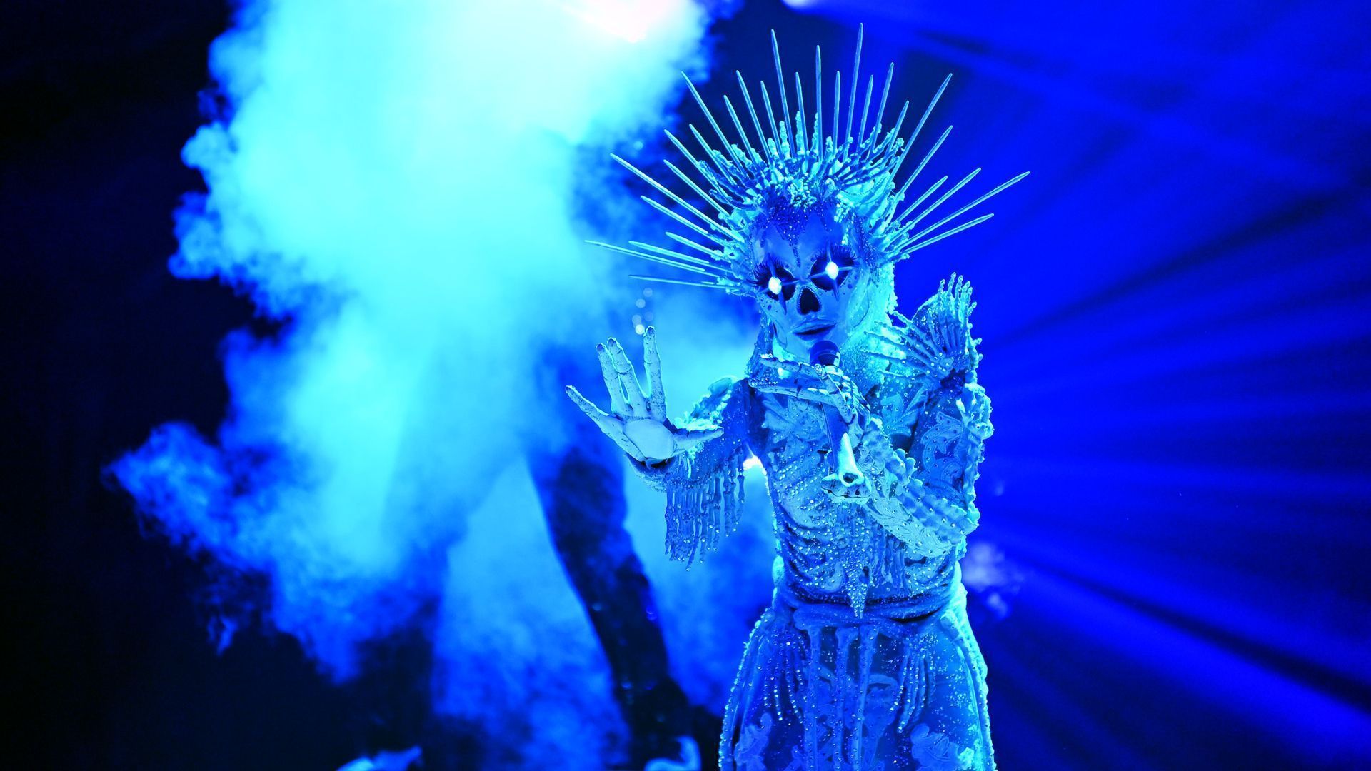 Das Skelett überrascht mit 'Thriller' / 'Dirty Diana' von Michael Jackson