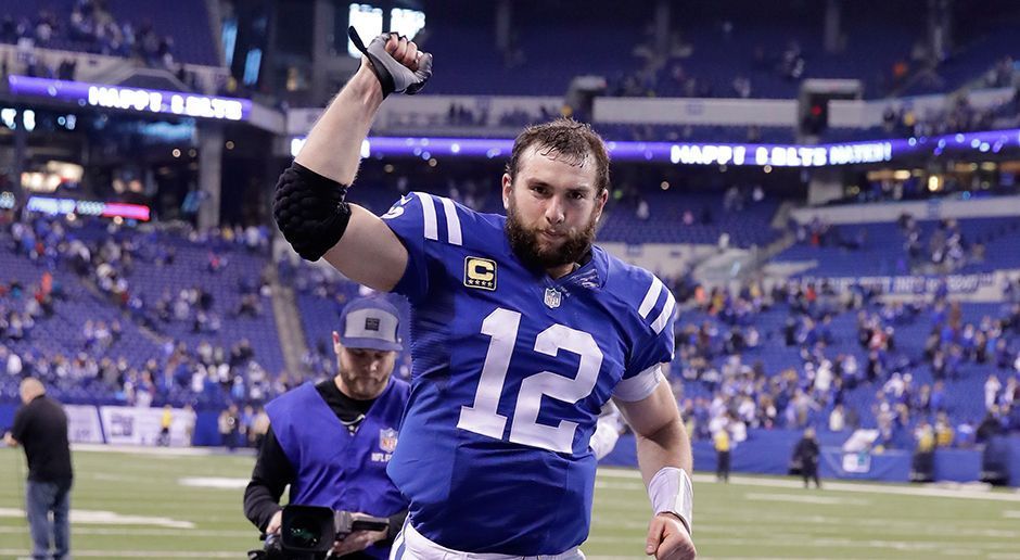 
                <strong>Indianapolis Colts: Andrew Luck</strong><br>
                Andrew Luck verliert seinen Status als bestbezahlter Quarterback der NFL. Was aber nicht heißt, dass er seinen Status unverzichtbar bei den Indianapolis Colts verliert. Luck ist Indys Überlebensgarantie. Trotz schwacher O-Line beweist der Passgeber auch in der vergangenen Saison, dass er zu den besten Spielern auf seiner Position gehört. In der AFC landet Luck trotz des schwachen Abschneidens seiner Franchise bei Passing Yards pro Spiel, Passing Touchdowns und Passer Rating immer unter den Top 3.
              