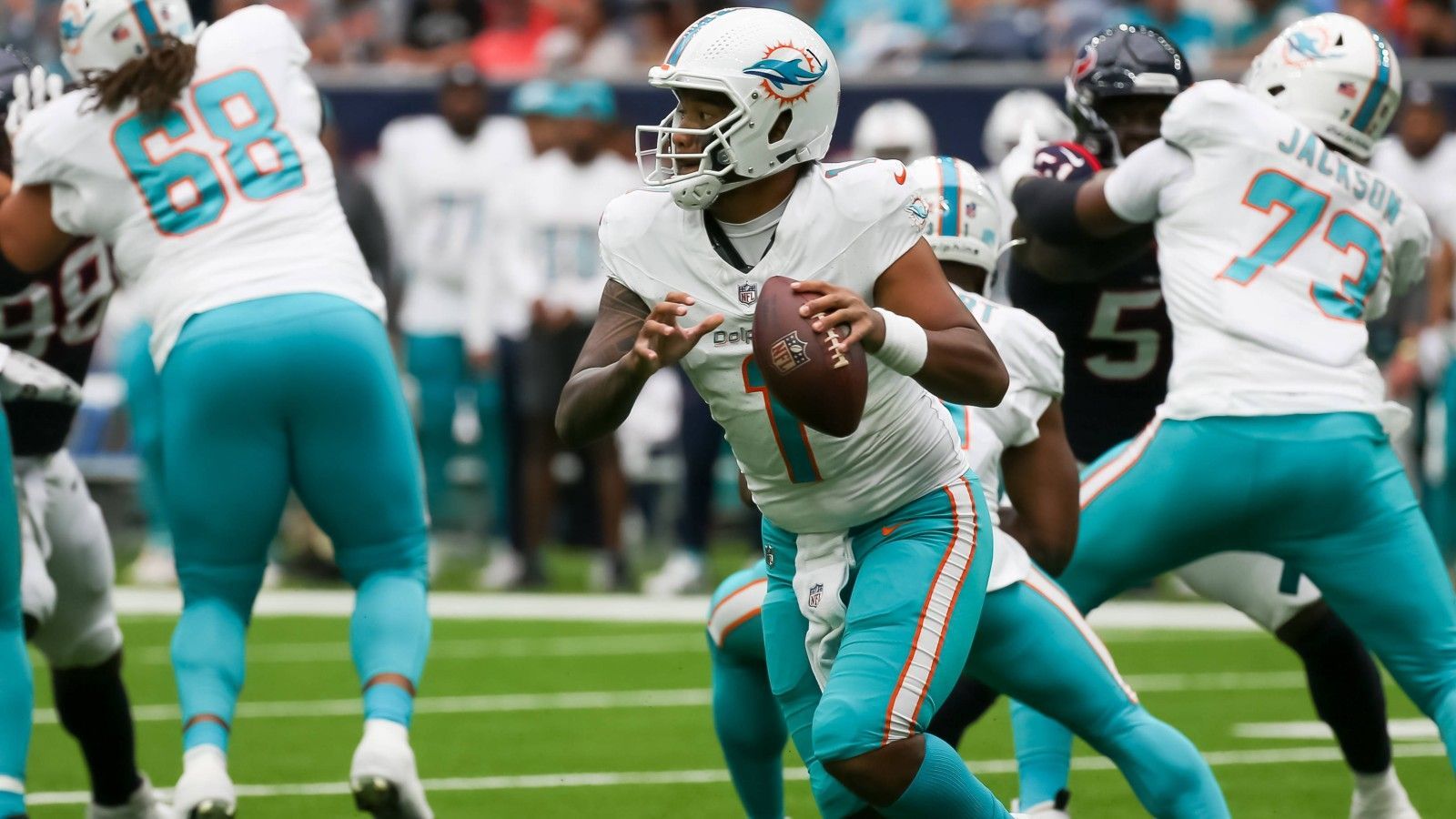 <strong>Platz 23: Tua Tagovailoa (Miami Dolphins)</strong><br>Gehalt 2023: 4,73 Millionen Dollar<br>Setzt sich zusammen aus: Grundgehalt 1,01 Mio. + Roster Bonus 3,72 Mio.