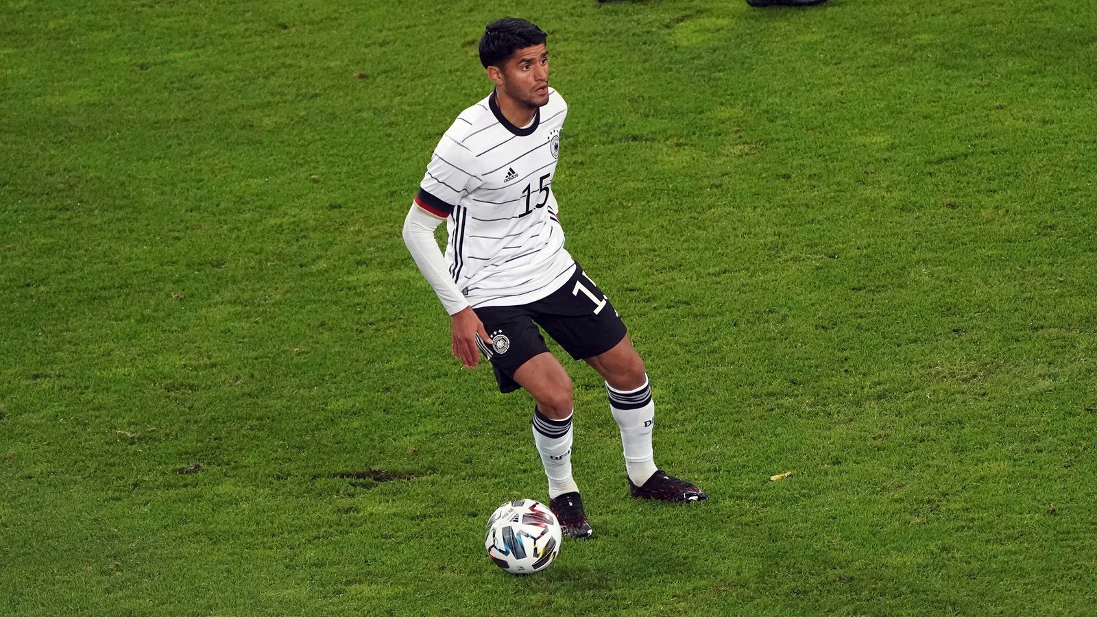 
                <strong>Mahmoud Dahoud (Borussia Dortmund</strong><br>
                 - Position: Zentraler Mittelfeldspieler -  - A-Nationalmannschafts-Debüt: 7. Oktober 2020 -  - U21: 2016-19
              