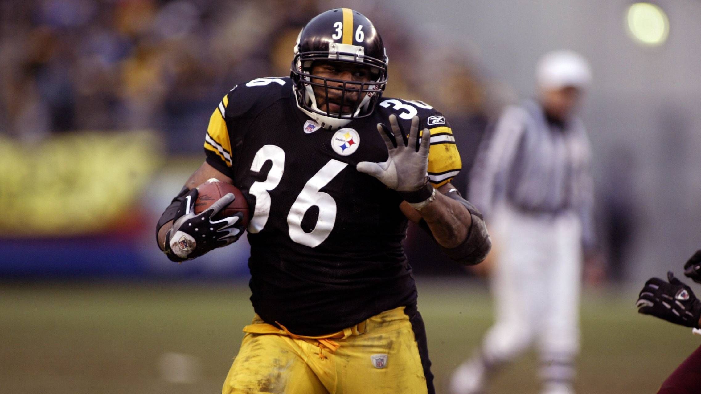 <strong>36: Jerome Bettis</strong><br>Teams: Los Angeles/St. Louis Rams, Pittsburgh Steelers<br>Position: Running Back<br>Erfolge: Pro Football Hall of Famer, Super-Bowl-Champion 2006, sechsmaliger Pro Bowler<br>Honorable Mentions: LeRoy Butler