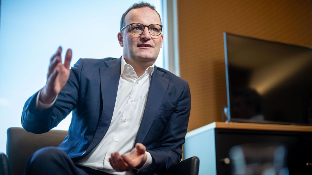 Als CDU Präsidiumsmitglied und ehemaliger Gesundheitsminister, erhofft sich Jens Spahn viel vom diesjährigen CDU-Bundesparteitag.