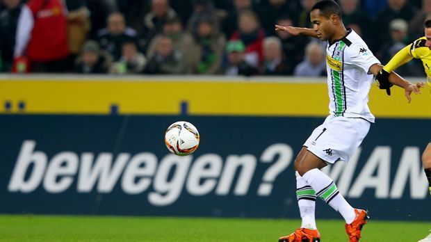 
                <strong>Raffael</strong><br>
                Raffael: Hat der Brasilianer eigentlich mitgespielt? War über die gesamte Spieldauer nicht zu sehen, "versteckte" sich in der Gladbacher Offensive. Kaum gewonnene Zweikämpfe, kaum Ballkontakte. Und dann erzielte er aus dem Nichts den 1:2-Anschlusstreffer. ran-Note: 4
              