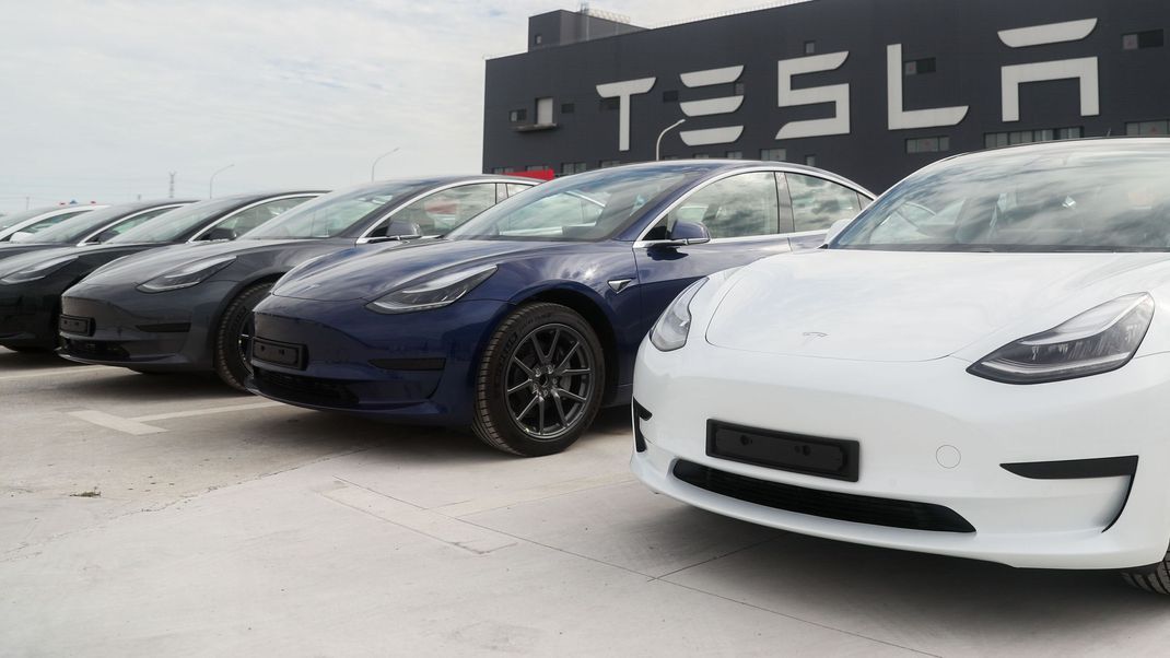 Ein Ranking der Verkehrsforschungs-Organisation ICCT bestätigt nun Teslas Spitzenposition als erfolgreichster E-Auto-Hersteller der Welt.