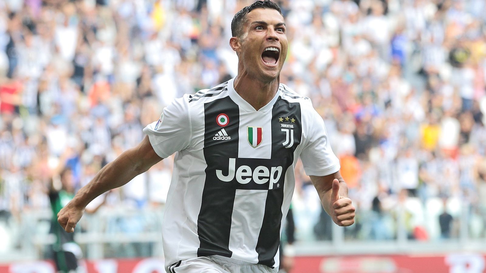 
                <strong>Cristiano Ronaldo ist Italiens teuerster Transfer</strong><br>
                Im Vergleich zu Neymar Jr. im vergangenen Sommer ist Cristiano Ronaldo für Juventus Turin fast "günstig" gewesen. Der italienische Meister zahlte rund 117 Millionen Euro. Für die Serie A ist es dennoch der Rekordtransfer. Noch nie hat ein Spieler, der in die Serie A wechselte oder aus der Serie A ins Ausland ging, mehr gekostet. Der bisherige Rekordspieler Paul Pogba verließ die "Alte Dame" 2016/17 für etwa 105 Millionen Euro in Richtung Manchester United.
              