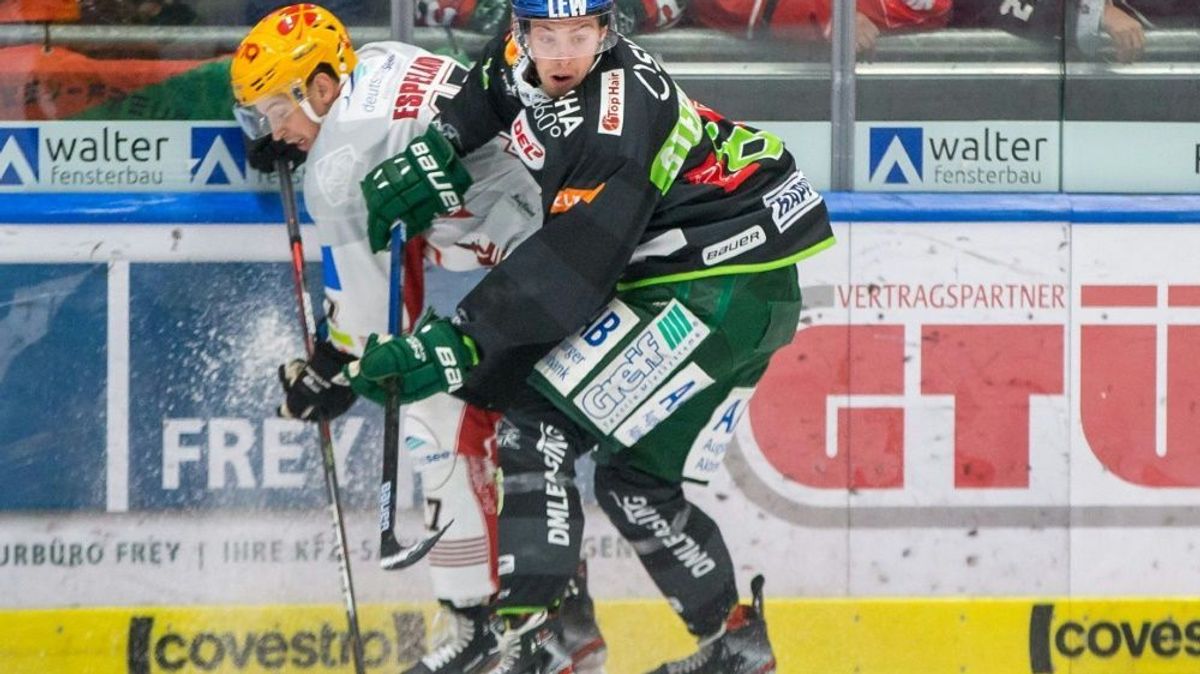 Stefan Espeland (l.) kommt von Bremerhaven