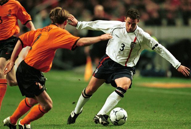 
                <strong>Ausbildungsstätte Southampton</strong><br>
                Ebenfalls zu den Academy-Absolventen gehört der gebürtige Southamptoner Wayne Bridge. 2003 zog es den 36-maligen Nationalspieler von Englands Südküste an die Stamford Bridge – für 7 Millionen Pfund + Nationalspieler Graeme Le Saux.
              