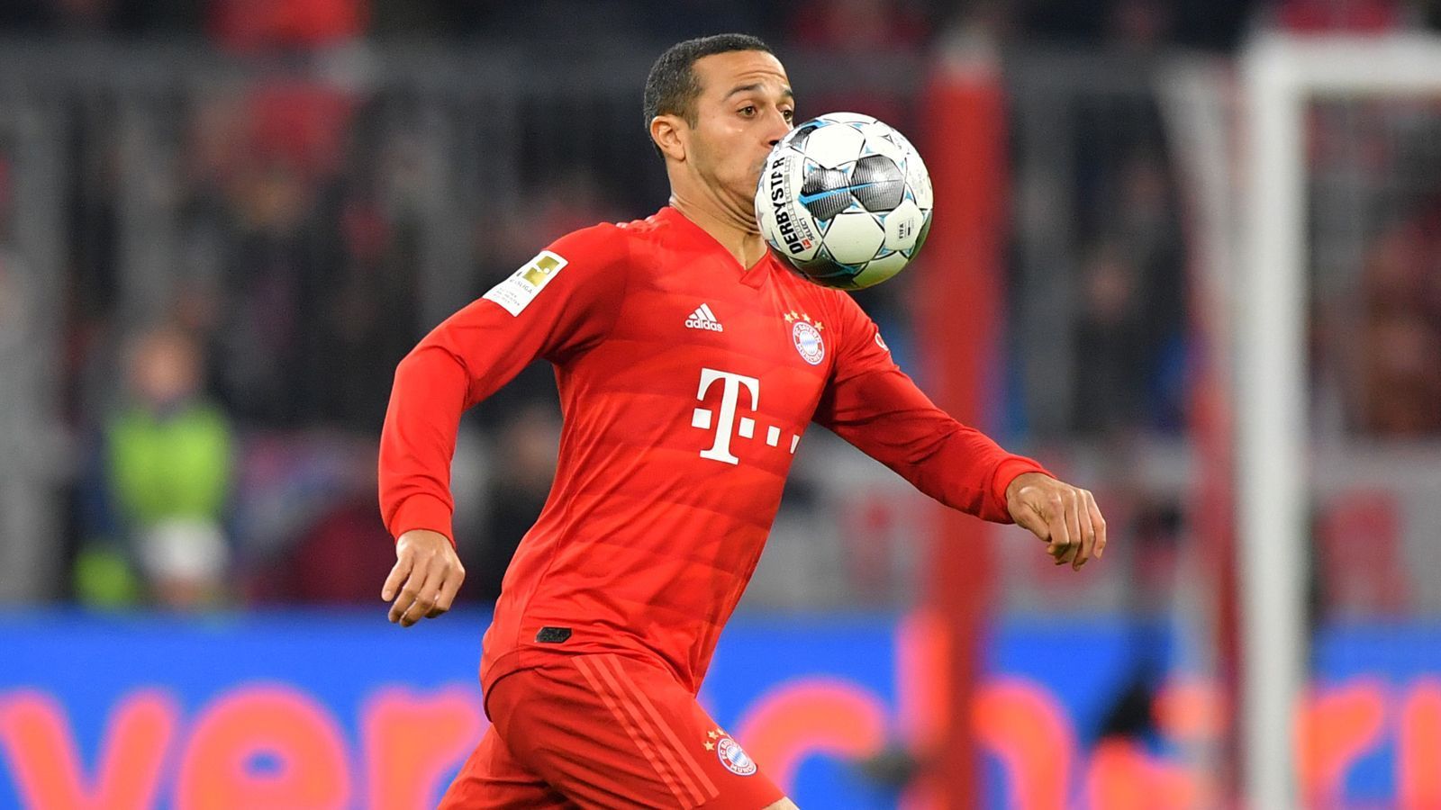 
                <strong>Platz 8: Thiago (FC Bayern)</strong><br>
                Follower: 4.890.689Durchschnittliche Likes pro Post: 69.000Möglicher Verdienst pro Post: 23.616 Euro
              