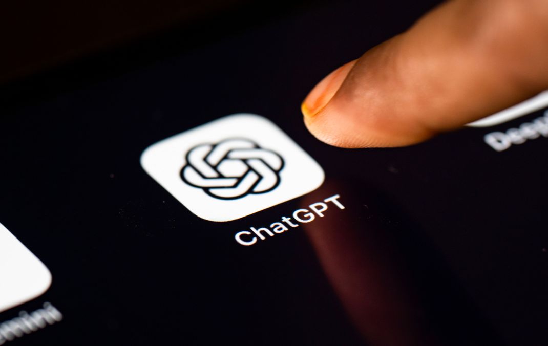 Die Plattform ChatGPT zählt zu den bekanntesten KI-Assistenten. (Symbolbild)