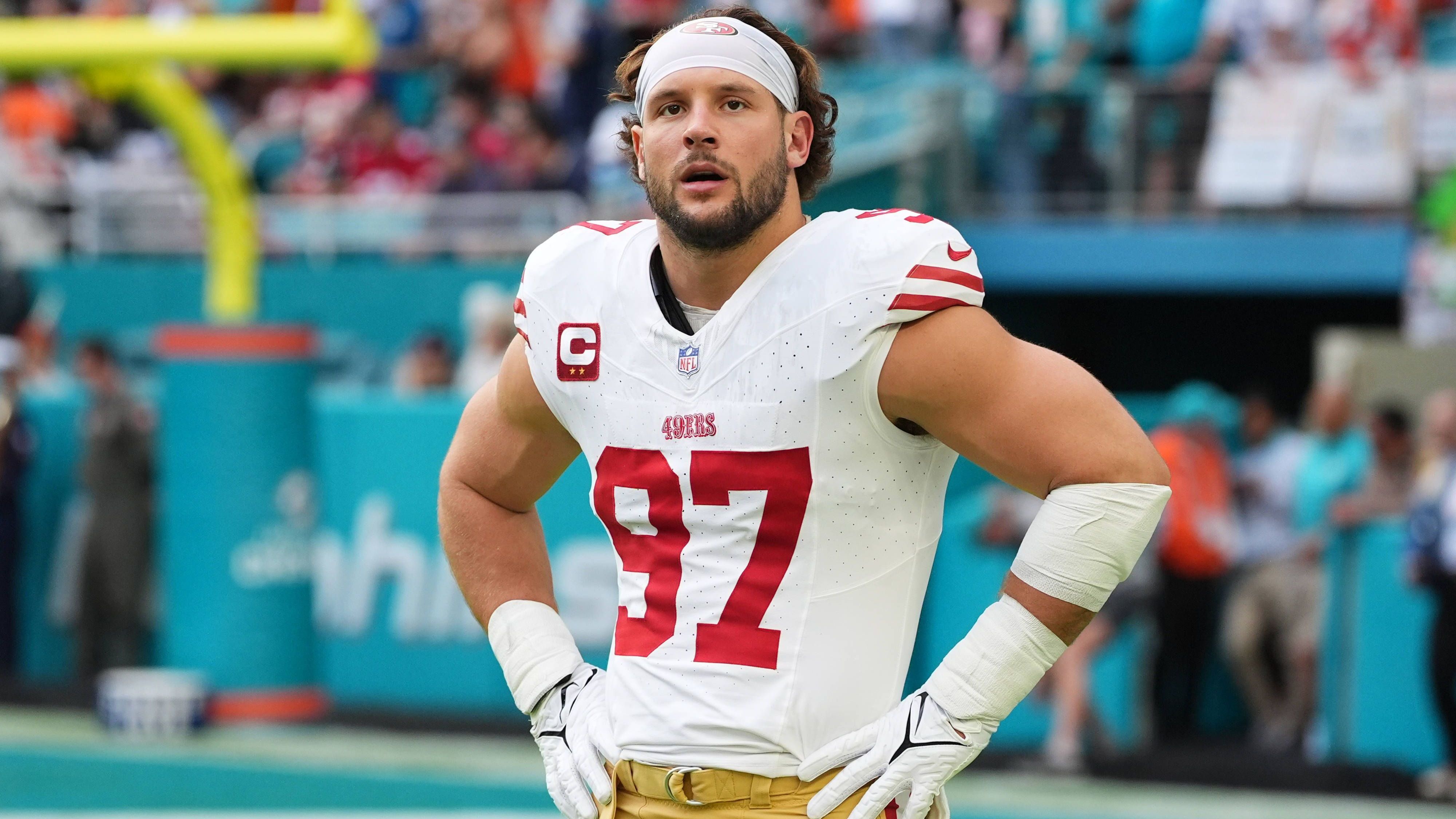 <strong>Platz 1: Nick Bosa (San Francisco 49ers/Edge Rusher)</strong><br>- Vertrag bis: 2028<br>- Durchschnittsgehalt: 34.000.000 US-Dollar<br>- Gesamtgehalt: 170.000.000 US-Dollar