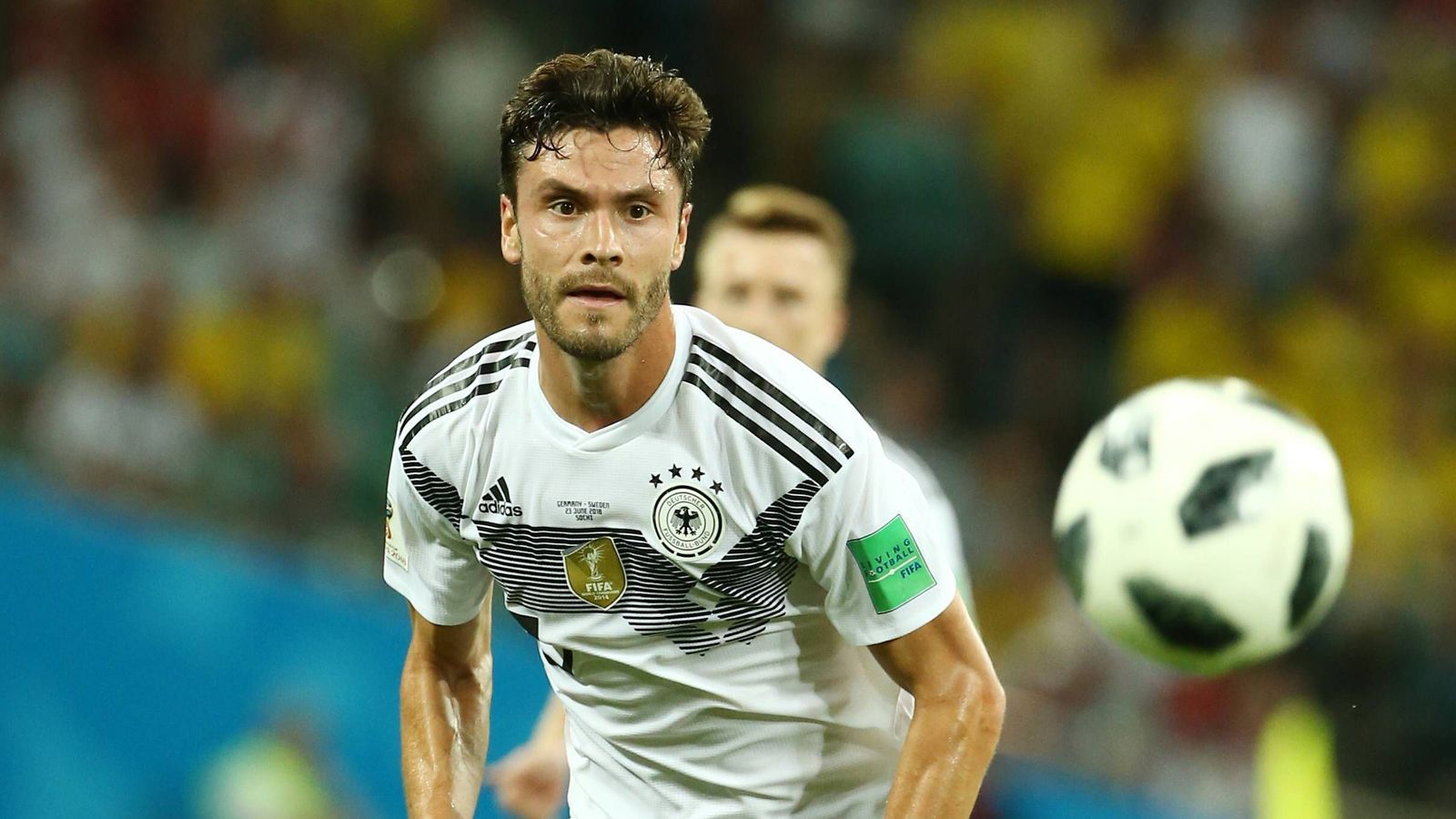 
                <strong>Abwehr: Jonas Hector</strong><br>
                Ordentliche Partie gegen Schweden, alternativlos auf der linken Abwehrseite.
              