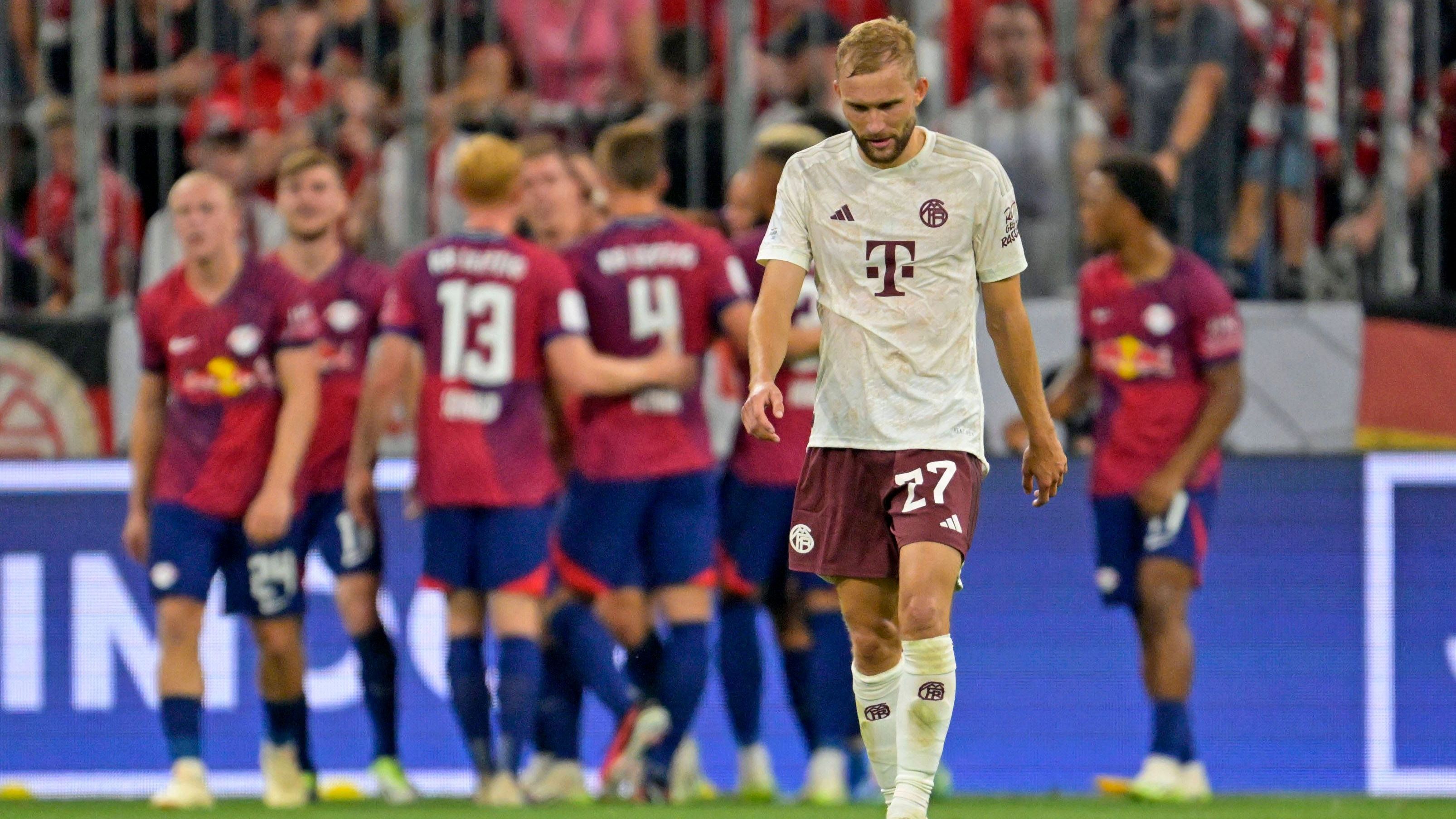 <strong>Konrad Laimer (FC Bayern München)</strong><br>Schwaches Pflichtspiel-Debüt des Österreichers gegen seinen Ex-Klub. Sieht bei den ersten beiden Gegentoren schlecht aus, agiert neben Kimmich zu offensiv, zudem fehlt die Abstimmung zu seinen Nebenleuten. Macht nach der ersten Hälfte Platz für Coman. <strong>ran-Note: 5</strong>