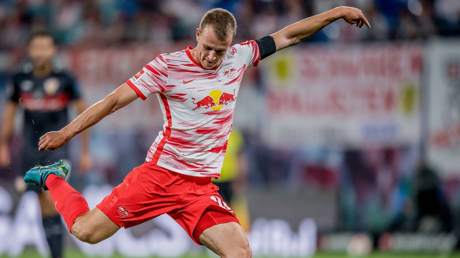 
                <strong>Lukas Klostermann (RB Leipzig)</strong><br>
                Kommt in der 80. Minute für Orban. Lässt beim 1:4 Choupo-Moting gewähren. ran-Note: keine Benotung.
              