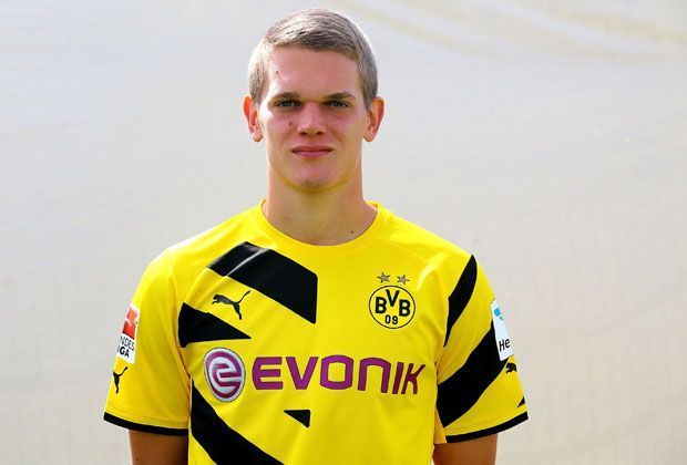 
                <strong>Matthias Ginter</strong><br>
                Auch bei Ruhrpott-Rivale Borussia Dortmund hat einen Nominierten im Kader. Innenverteidiger Ginter (20) durfte sich über die Nominierung freuen. 
              
