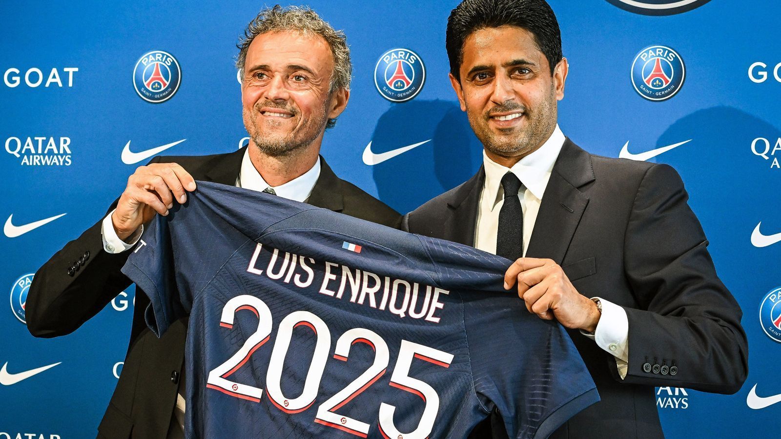 
                <strong>Umbruch unter Luis Enrique: Wen könnte PSG verpflichten und wer hat keine Zukunft mehr?</strong><br>
                Paris St. Germain hat nach dem Aus von Christophe Galtier mit Luis Enrique bereits den Nachfolger für den gefeuerten Meistertrainer präsentiert. Der Spanier unterschrieb einen Vertrag bis 2025, hat aber noch einige Baustellen im Kader der Franzosen. Mit Lionel Messi und Sergio Ramos sind zwei Superstars bereits weg, Kylian Mbappe liebäugelt wohl mit einem Abgang und auch Neymars Zukunft ist noch offen. Zudem veröffentliche die Zeitung "L'Equipe" eine angebliche Streichliste des Meisters. ran zeigt, welche Spieler kommen könnten und wessen Zukunft wohl eher fraglich ist. (Stand: 10. Juli 2023)
              