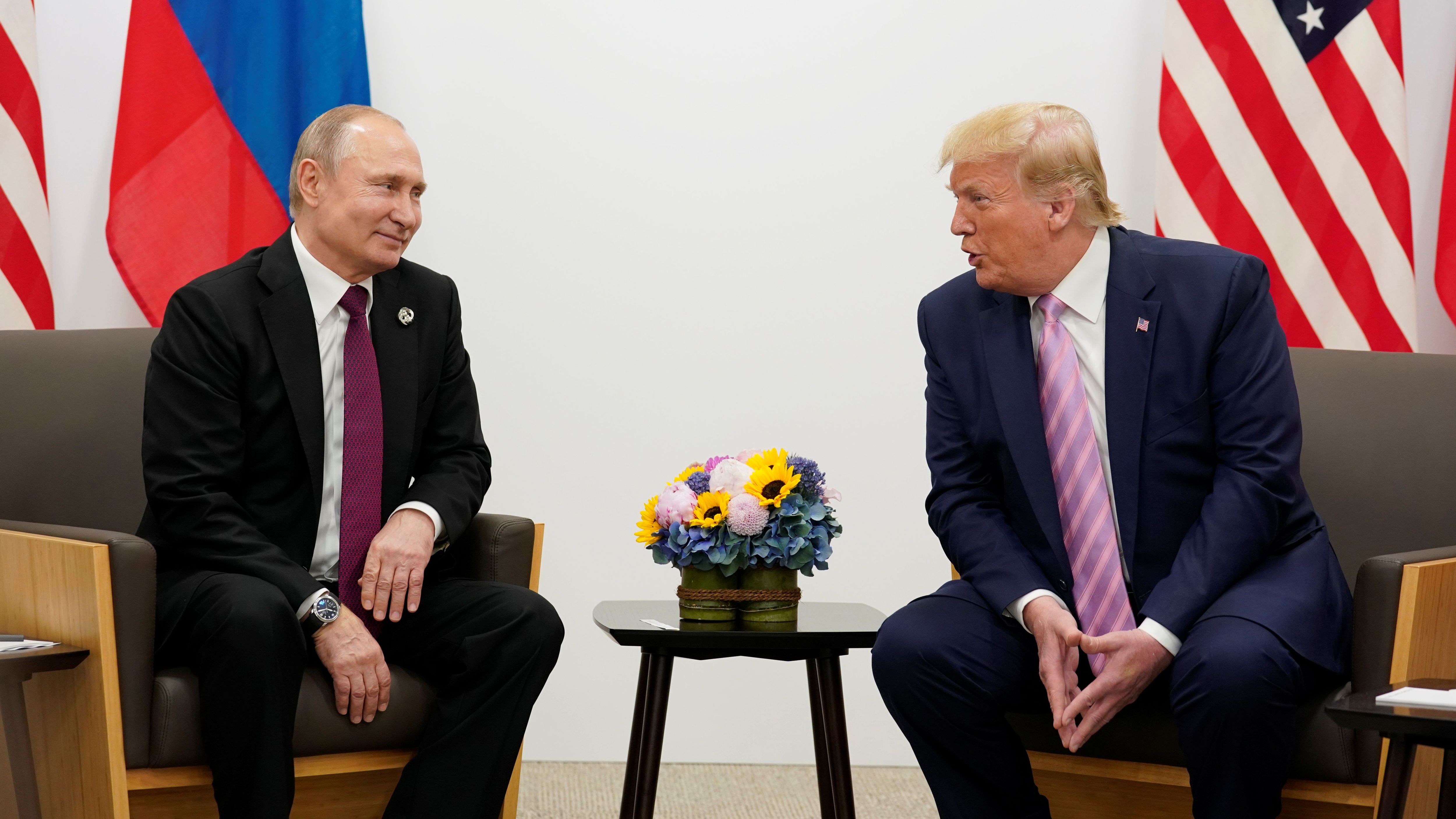 28. Juni 2019: US-Präsident Donald Trump und Wladimir Putin erfreuten sich an ihrer ersten Begegnung während des G20-Gipfels in Japan.