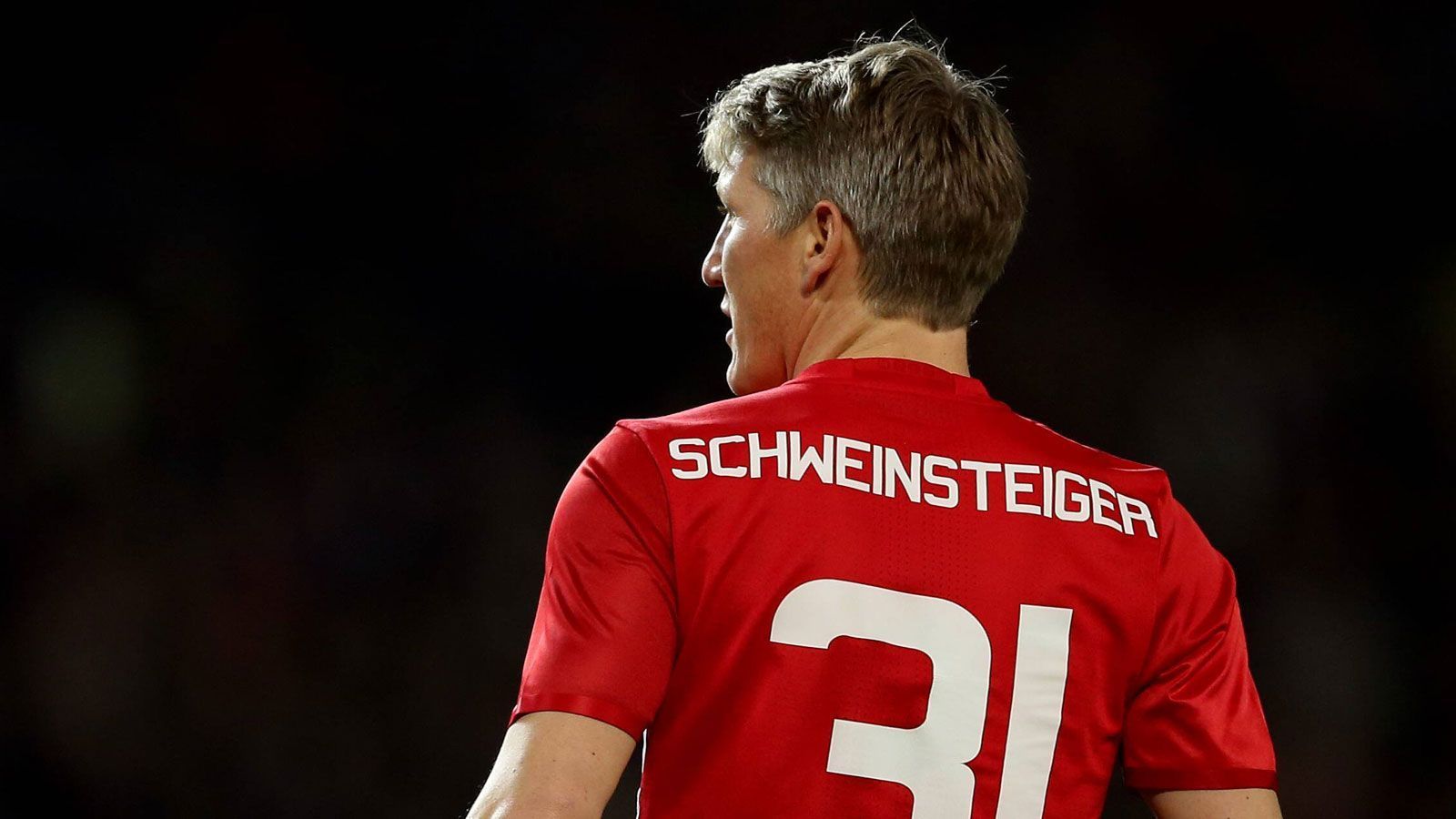 
                <strong>Bastian Schweinsteiger vs. Jose Mourinho</strong><br>
                Später entschuldigte sich Mourinho dafür, wie er mit dem Münchner umgesprungen war. "Bastian gehört zu der Kategorie Spieler, die ich dafür bedauere, wie ich sie behandelt habe."
              