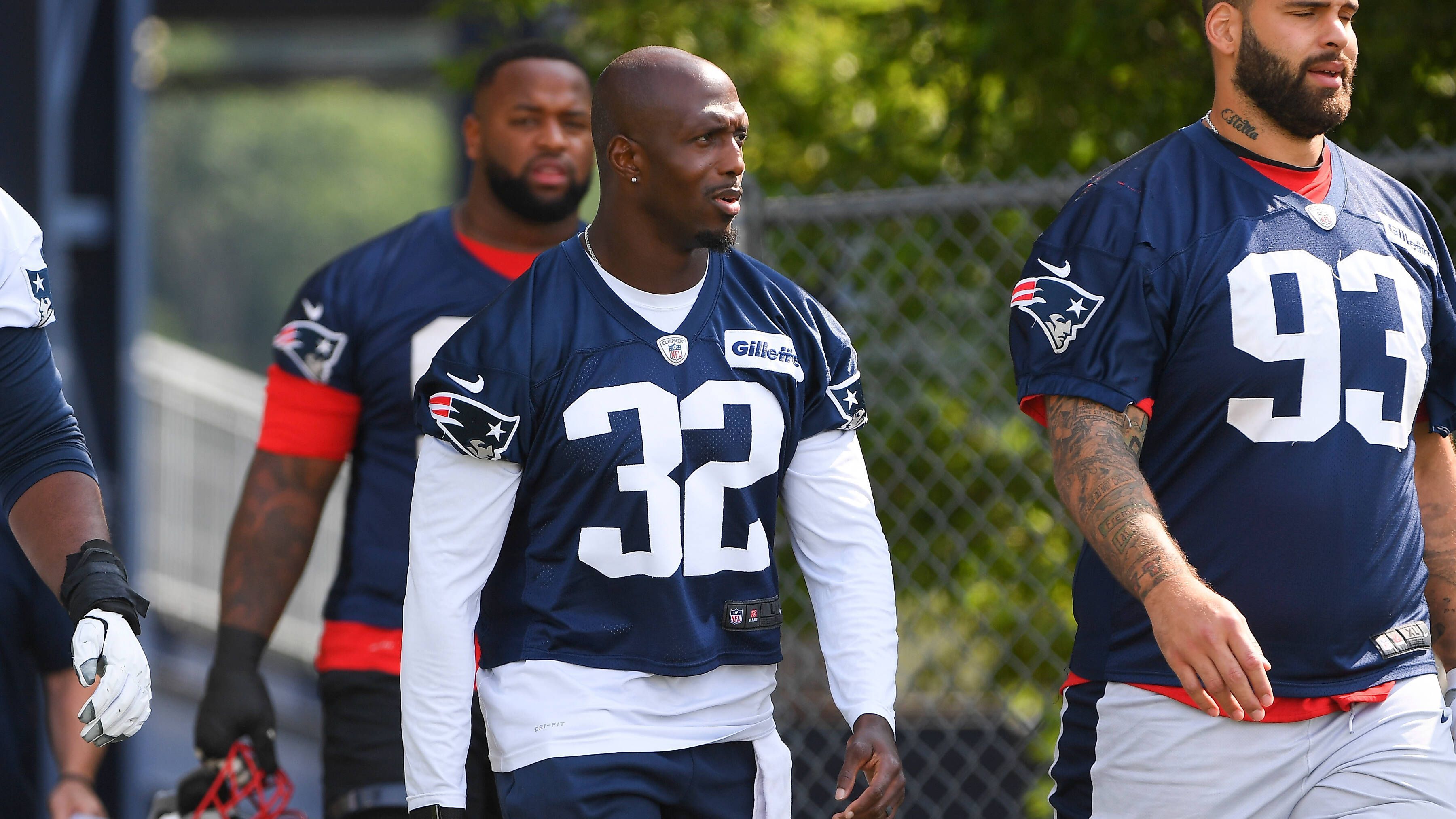 
                <strong>New England Patriots</strong><br>
                Captains: Center David Andrews, Linebacker Dont'a Hightower, Safety Devin McCourty, Special Teamer Matthew Slater, Running Back James White
              