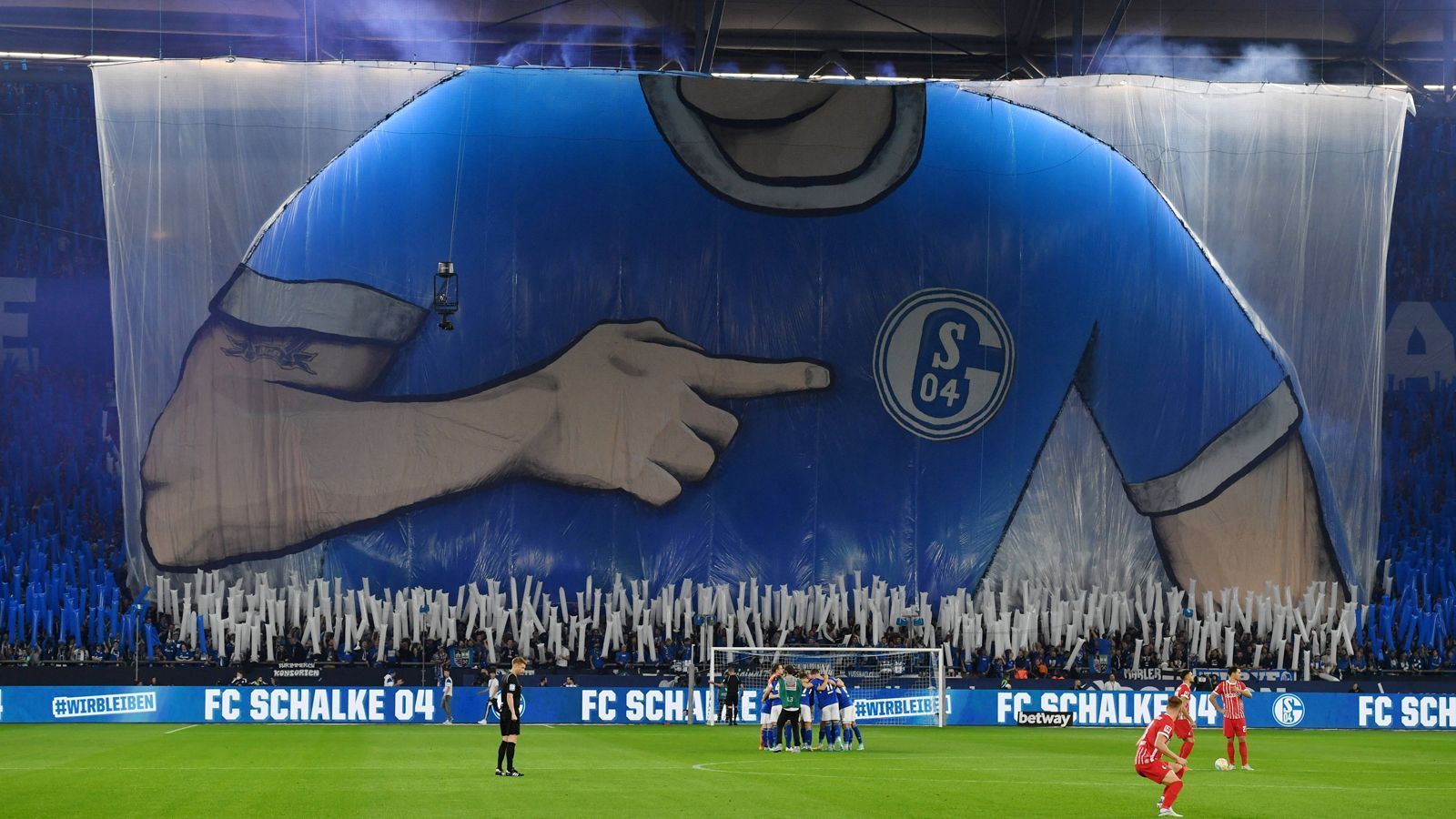 
                <strong>Platz 10: FC Schalke 04 - Veltins-Arena</strong><br>
                &#x2022; Zuschauerschnitt: 61.133<br>&#x2022; Zuschauer gesamt: 1.039.262<br>&#x2022; Kapazität: 62.271<br>&#x2022; Durchschnittliche Auslastung: 98,2 %<br>&#x2022; Heimspiele: 17<br>&#x2022; Ausverkaufte Spiele: 9<br>
              