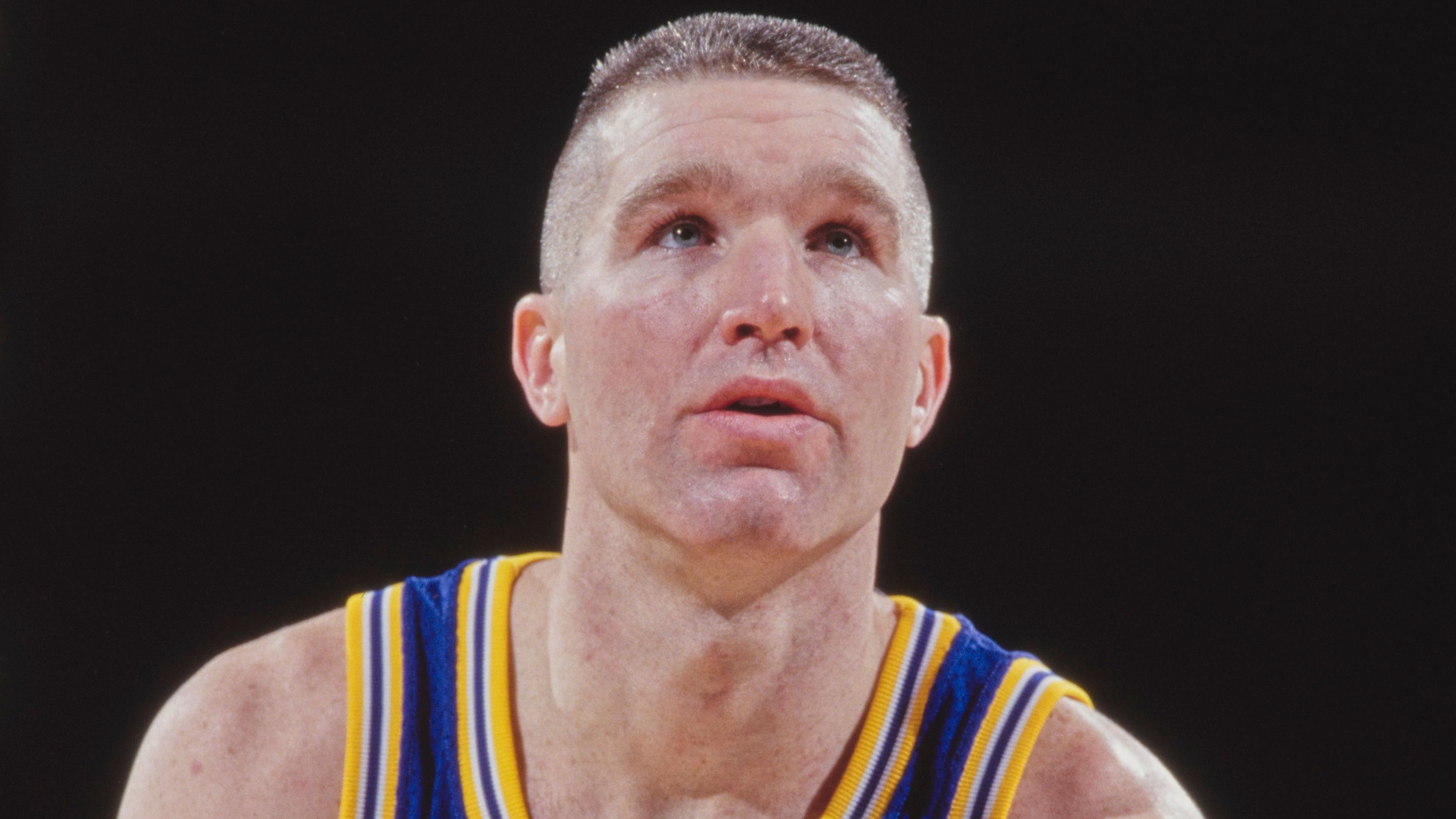 <strong>Chris Mullin</strong><br>Einer der unterschätzten Spieler des Dream Team. Als Schlüsselspieler für die Golden State Warriors war der Forward für seine Spielintelligenz und präzisen Shots bekannt, insgesamt kommt Mullin auf fünf All-Star-Appearances. Er gewann bereits 1984 Gold mit den USA.