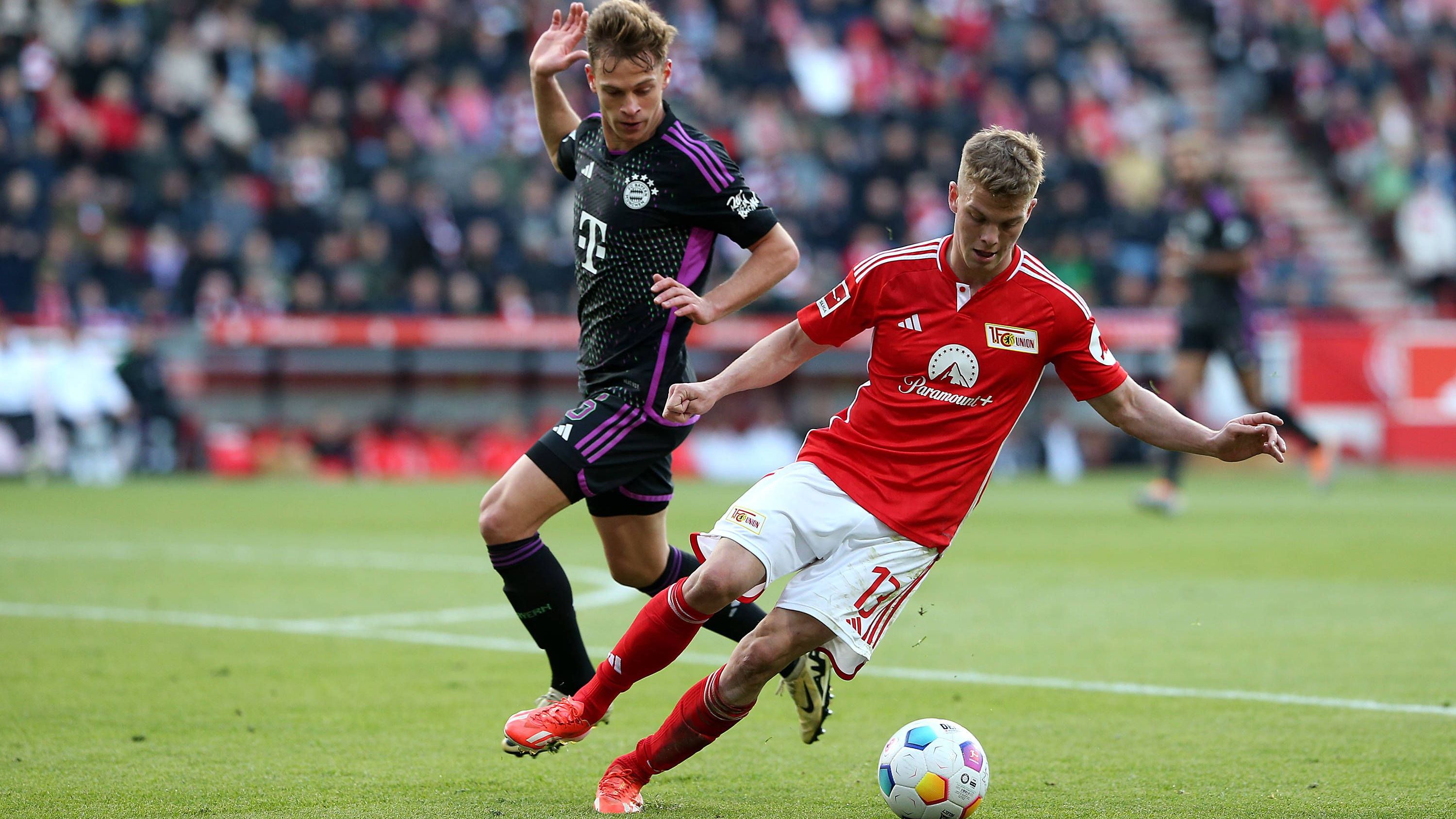 <strong>Joshua Kimmich</strong><br>Der Rechtsverteidiger ist gewohnt sehr aktiv, beteiligt sich stark am Offensivspiel, ist trotzdem in der Defensive meist zur Stelle. In dieser Verfassung sollte niemand daran denken, ihn von dieser Position wieder abzuziehen. <em><strong>ran</strong></em>-Note: 2