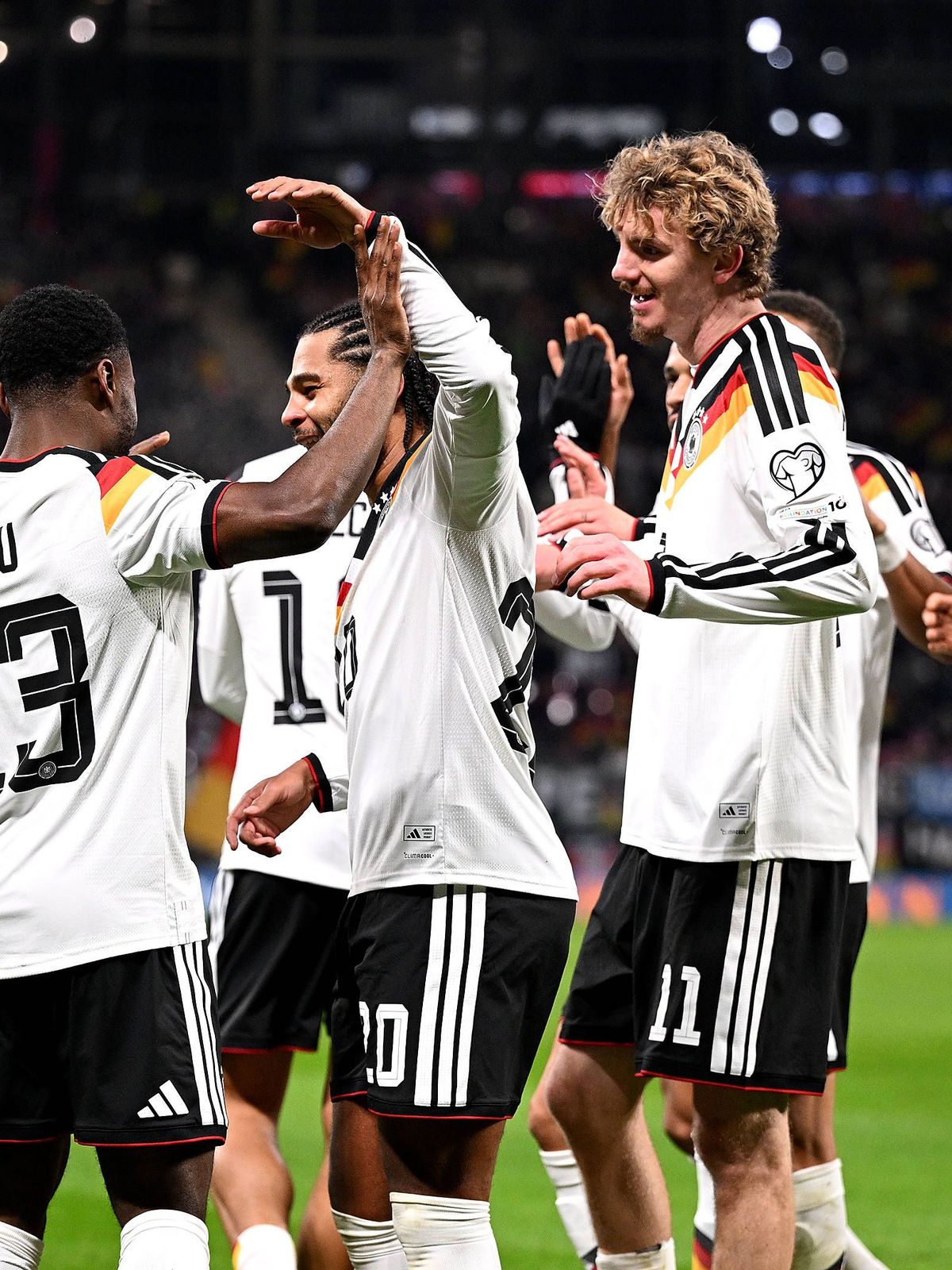 Fussball International Qualifikation WM 2026 in Leipzig Gruppe A 6. Spieltag Deutschland - Slowakei 17.11.2025 JUBEL Deutschland; v. li., Leon Goretzka, Ridle Baku, Serge Gnabry, Nick Woltemde, Jon...