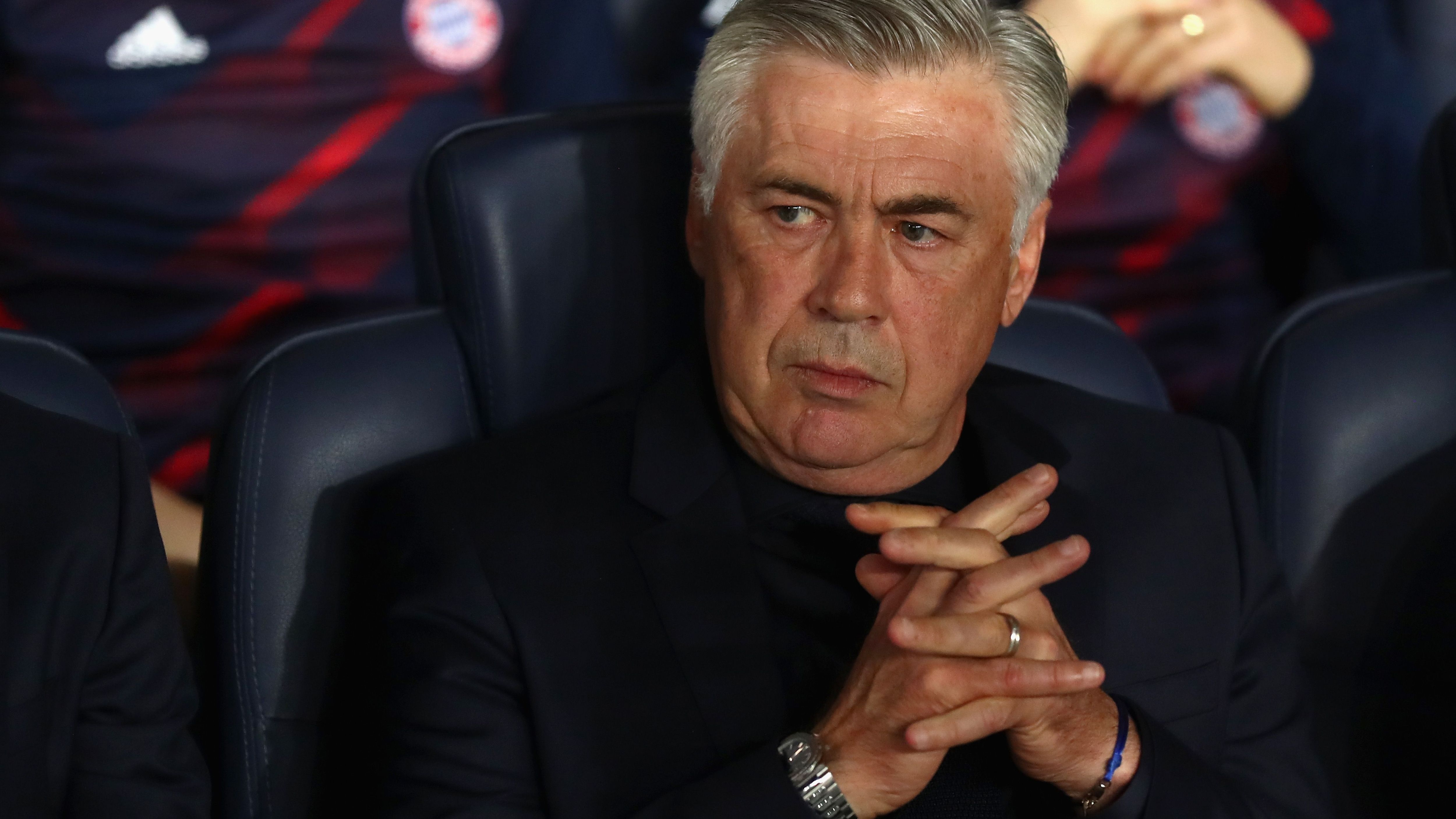 <strong>Platz 3: Carlo Ancelotti</strong>&nbsp;<br><strong>Punkteschnitt:</strong> 2,38<br><strong>Vereine:</strong> FC Bayern München (2016 - 2017)<br>"Don" Carlo wurde 2017 Deutscher Meister - und noch im selben Jahr nach einem 0:3 gegen PSG in der Champions League entlassen.