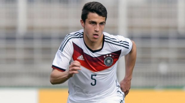 
                <strong>Marc-Oliver Kempf</strong><br>
                Position: AbwehrVerein: SC Freiburg
              