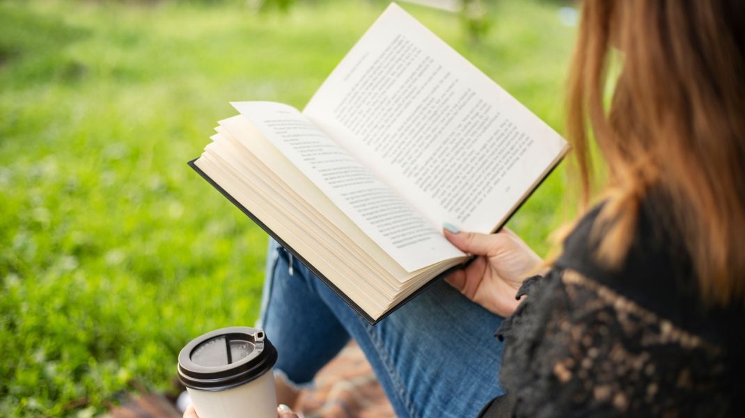 Diese Bücher lesen alle Thriller-Fans im Sommer.