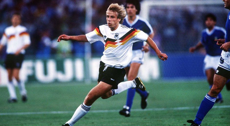 
                <strong>Platz 6: u.a. Jürgen Klinsmann (Deutschland, 11 Tore)</strong><br>
                Der 108-Fache Nationalspieler gewann im Jahr 1990 den WM-Titel und trug in Italien drei Tore bei. Insgesamt erzielte der gebürtige Göppinger elf WM-Treffer. 
              