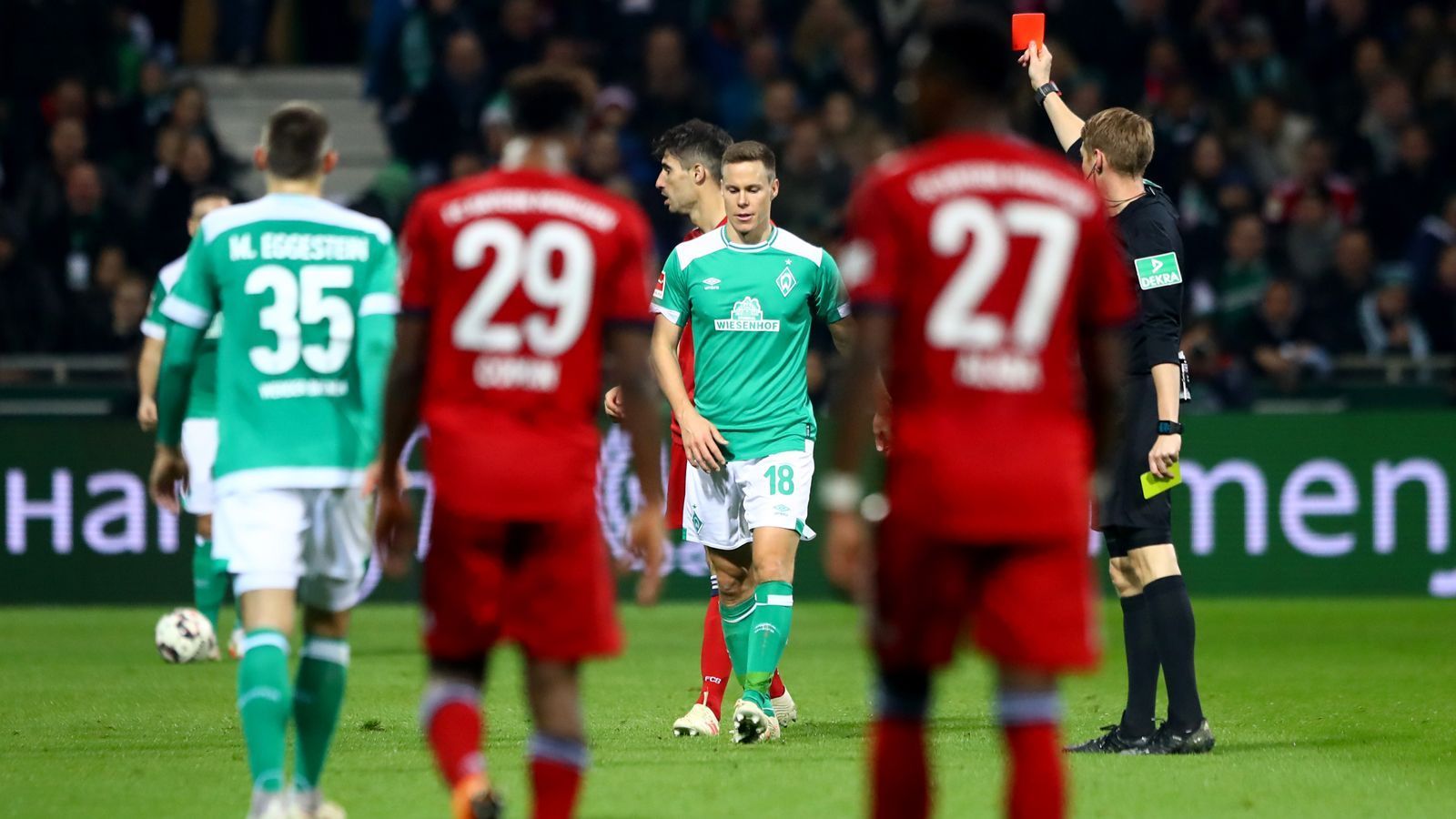 
                <strong>Platz 9 - Niklas Moisander</strong><br>
                Platzverweise in der zurückliegenden Dekade: 9Vereine: SV Werder Bremen, Sampdoria Genua, Ajax Amsterdam, AZ AlkmaarSpiele: 333
              
