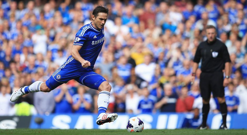 
                <strong>Frank Lampard (611 Spiele in der Premier League)</strong><br>
                Für West Ham United, Manchester City und den FC Chelsea lief Frank Lampard insgesamt 611 Mal auf und erzielte dabei 176 Tore. Die meisten seiner Premier-League-Spiele hat Lampard für Chelsea gemacht: 429 Mal trug der heutige MLS-Profi das Trikot der "Blues" und holte mit den Londonern drei Mal die Meisterschaft. 
              