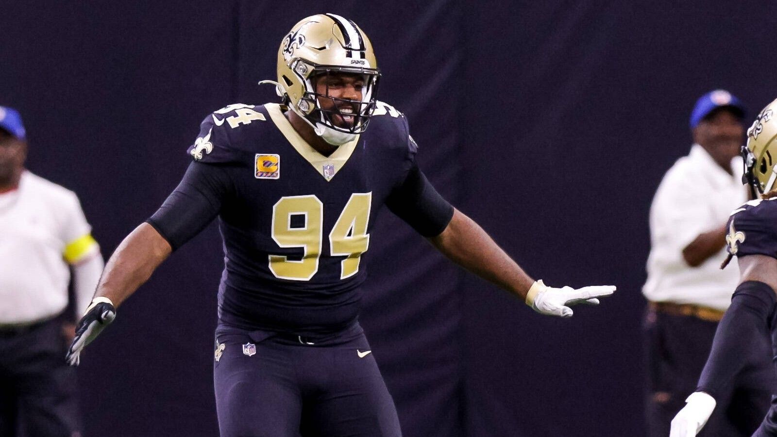 <strong>Platz 31: New Orleans Saints<br></strong>Viel Raum für Optimismus hat sich bei den Saints in dieser Offseason nicht breit gemacht. Die Defensive stellt zwar einige erfahrene Routiniers, allerdings nagt an einigen der namhaften Stützen der Zahn der Zeit. Fraglich ist zudem, inwiefern Brandon Staley als Defensive Coordinator funktioniert. Als Head Coach der Chargers floppten er und seine Defensive.