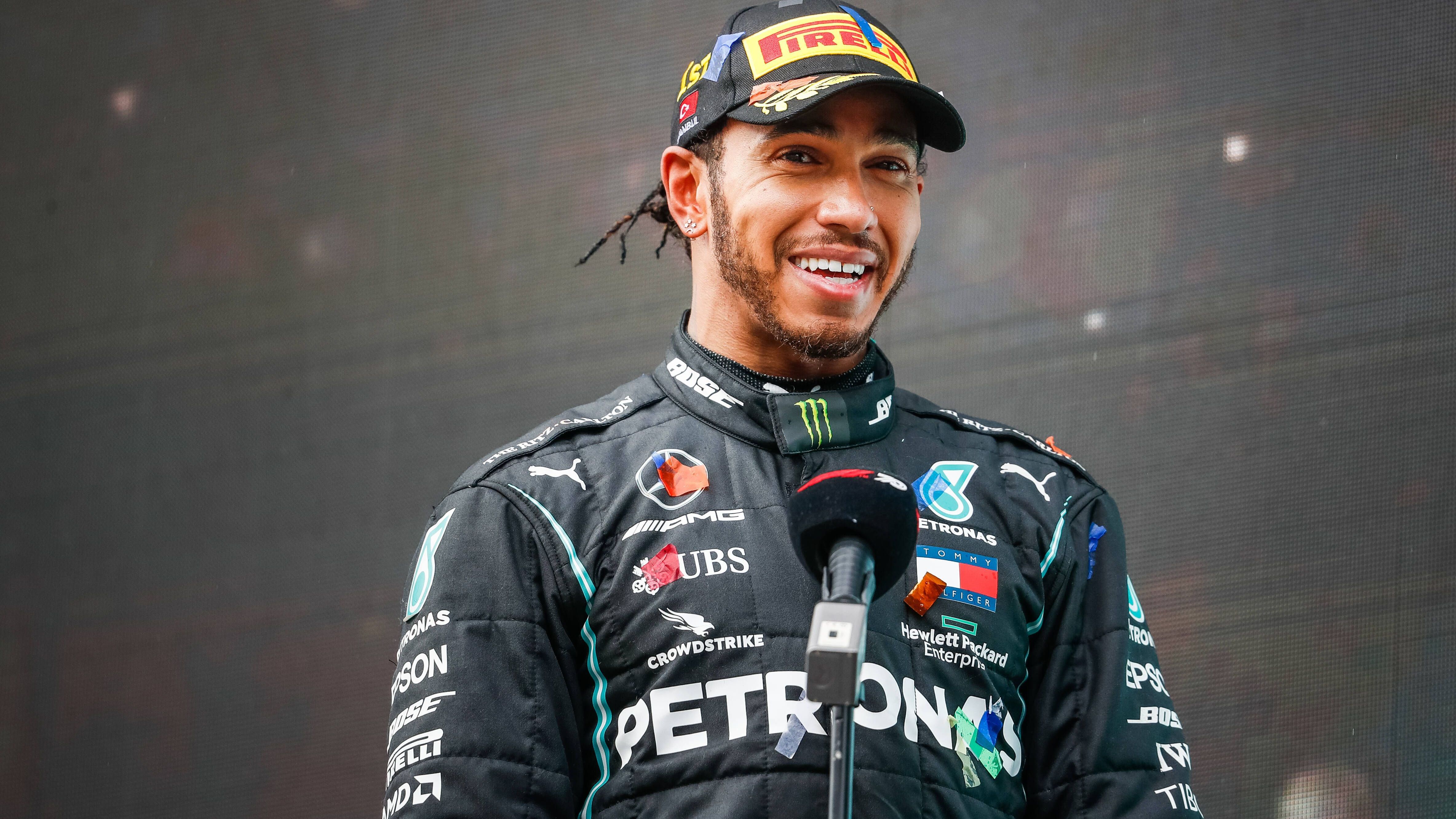 <strong>Platz 6 (geteilt): 2020 (Lewis Hamilton)</strong><br>Im Corona-Jahr 2020 gab es viele einmalige Austragungsorte, wie zum Beispiel die Türkei. Bei jenem Grand Prix konnte Lewis Hamilton seinen bis dato letzten WM-Titel ebenfalls drei Rennen vor Schluss feiern und damit mit Michael Schumacher gleichziehen.