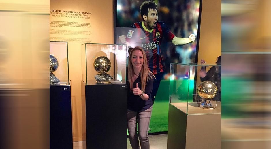 
                <strong>Alejandra Manriquez</strong><br>
                Manriquez hat sich sogar vor dem persönlichen Erz-Feind von "CR7", Lionel Messi, mit den Barca-Trophäen ablichten lassen.
              