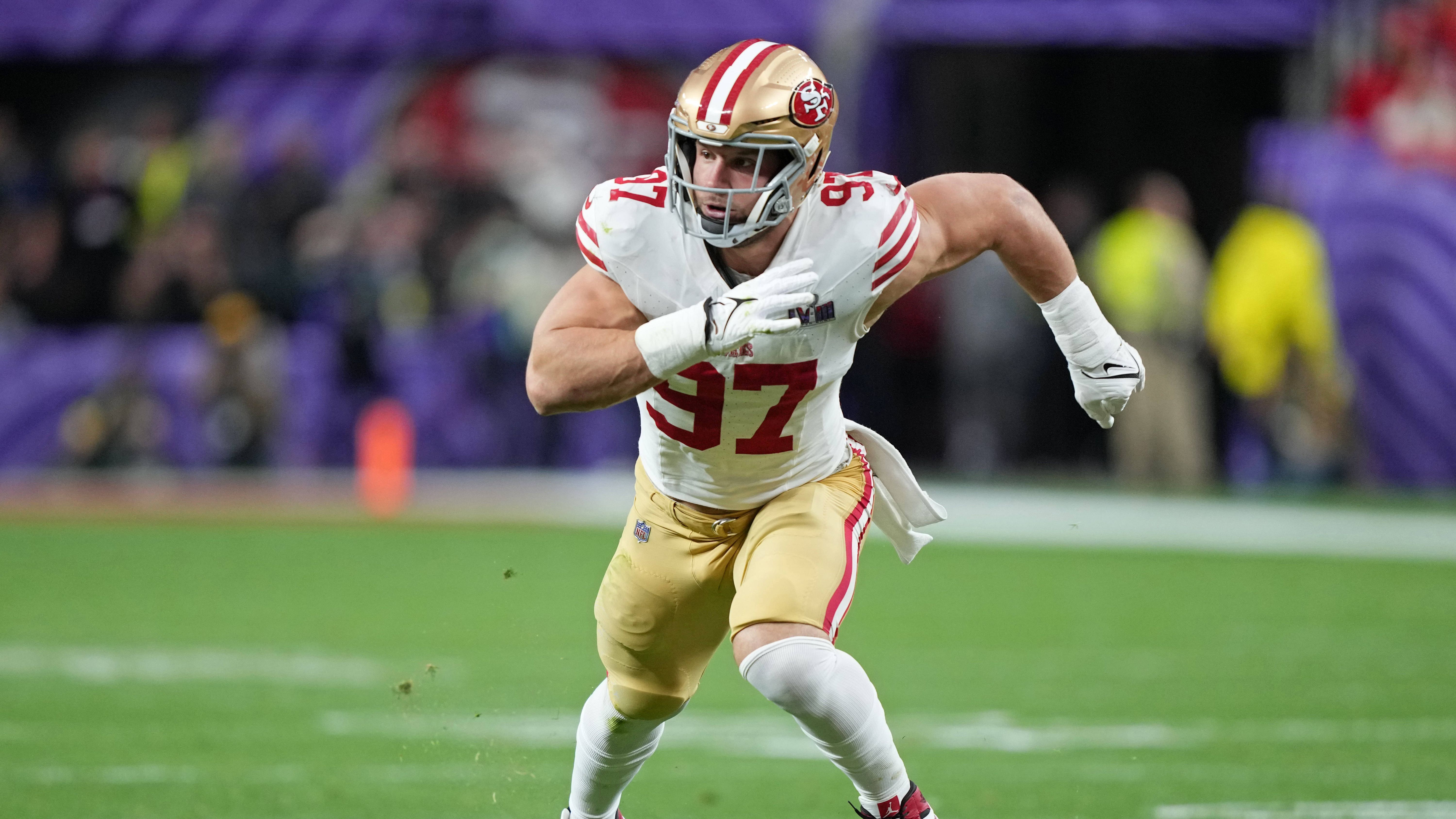 <strong>Platz 18: San Francisco 49ers&nbsp;</strong><br>Der Aderlass bei den 49ers wiegt schwer. Viele Stützen sind weggebrochen und wurden durch Rookies ersetzt, die sich erst noch beweisen müssen. Immerhin stehen mit Nick Bosa und Fred Warner noch zwei Top-Stars unter Vertrag, die die Defensive anführen können. Der neue (alte) Defensive Coordinator Robert Saleh muss um sie eine Einheit formen.