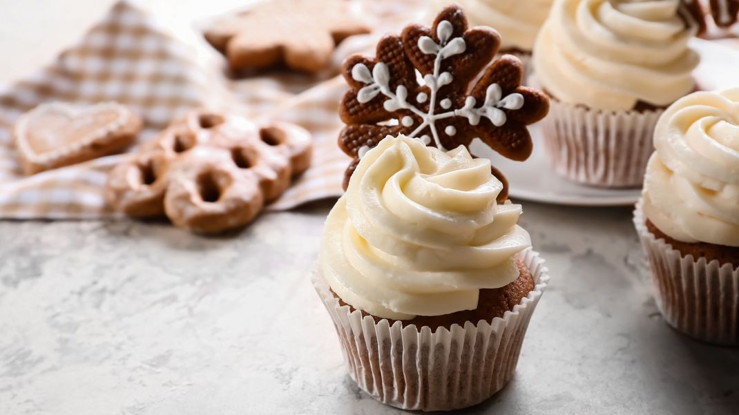 Noch auf der Suche nach Weihnachts-Desserts? Wie wäre es mit köstlichen Cupcakes, zuckerfreien Lebkuchen oder anderen Winter-Leckereien?