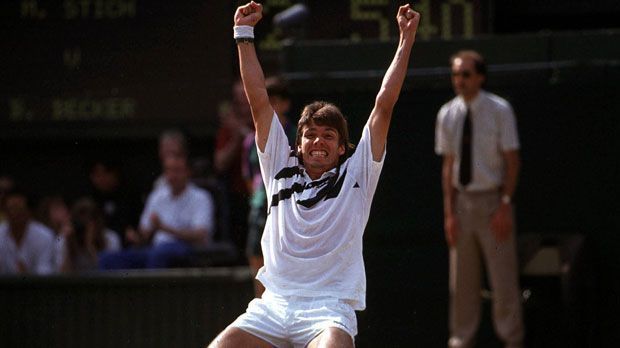 
                <strong>Vorteil Deutschland: Die größten Triumphe von Boris Becker, Michael Stich und Co.</strong><br>
                Unfassbare Freude: Michael Stich sichert sich durch einen Finalsieg gegen seinen Rivalen Boris Becker den Wimbledon-Sieg 1991.
              