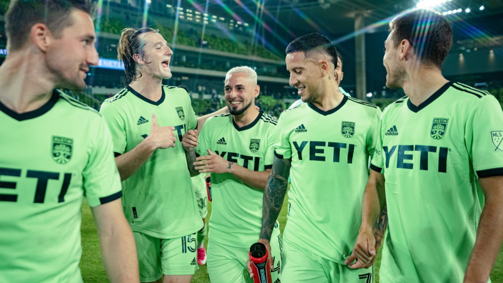 
                <strong>Austin FC</strong><br>
                "The Sentimiento" heißt das Trikot von Austin FC für die MLS-Saison 2022. Bei den Texanern ist mit Matthew McConaughey unter anderem ein Hollywood-Star unter den Mitbesitzern des Klubs.
              