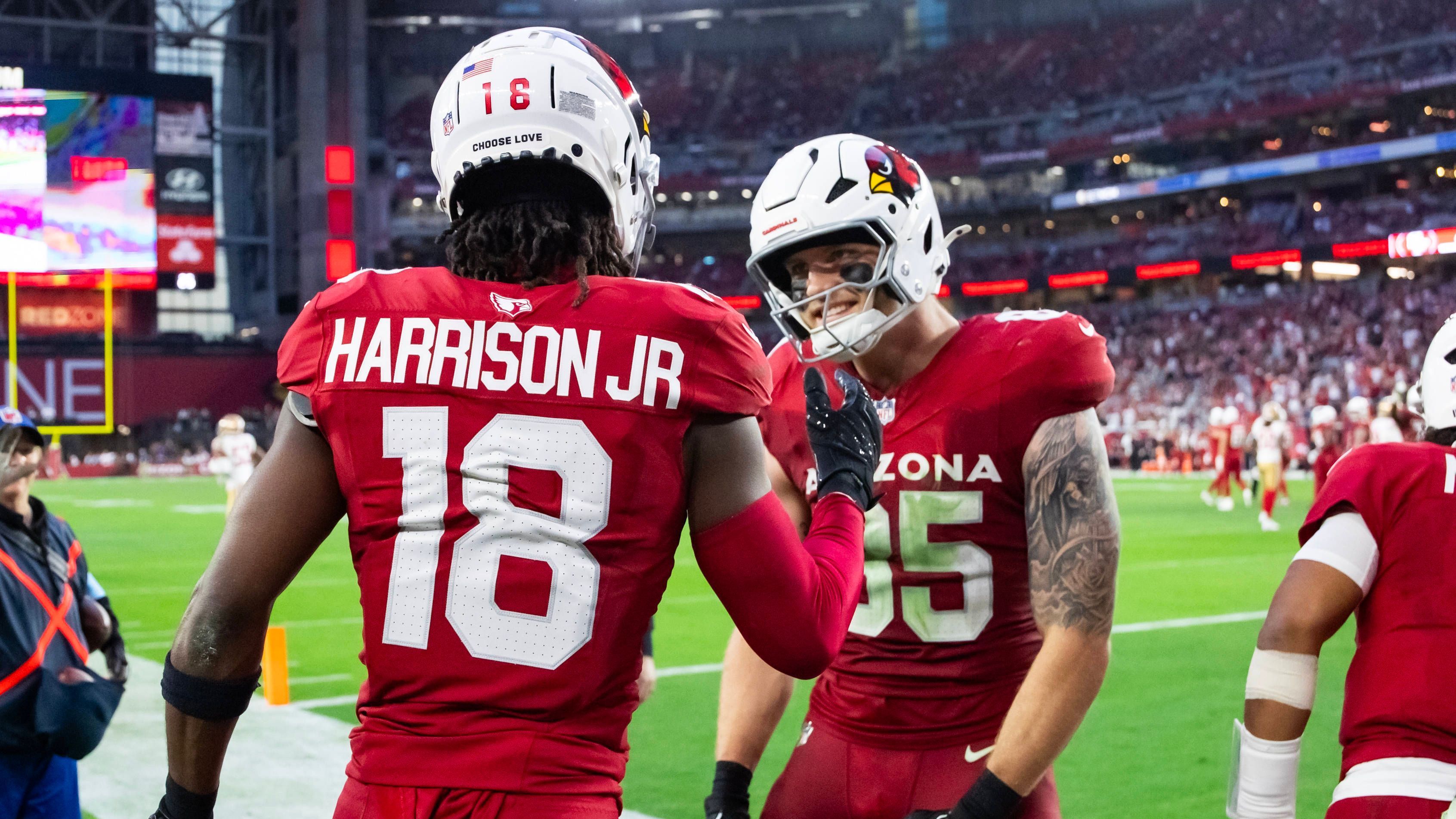 <strong>Arizona Cardinals</strong><br>- Größter Need: Wide Receiver<br>Die Cardinals haben in der Free Agency den Pass Rush richtigerweise verstärkt. Nun kann der Fokus auf die Offensive gelegt werden. Ein weiterer Receiver für Kyler Murray wäre nicht verkehrt.