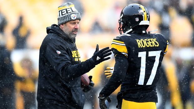 
                <strong>Todd Haley (Offensive Coordinator Cleveland Browns)</strong><br>
                Todd Haley hat nur wenige Tage nach seinem Abschied aus Pittsburgh einen neuen Posten gefunden. Der 50-Jährige wird Offensive Coordinator der Browns und soll nach Größen wie Kurt Warner und Ben Roethlisberger nun die neue Quarterback-Hoffnung in Cleveland betreuen. Hailey betreute bis zuletzt eine statistisch enorm starke Pittsburgh-Offense und machte Big Ben in Sachen Yards, Passer Rating und Completion besser. Zum Verhängnis wurde ihm aber ein enorm aggressives Play Calling, das bei der Niederlage über die Jaguars für einige Diskussionen gesorgt hatte.
              