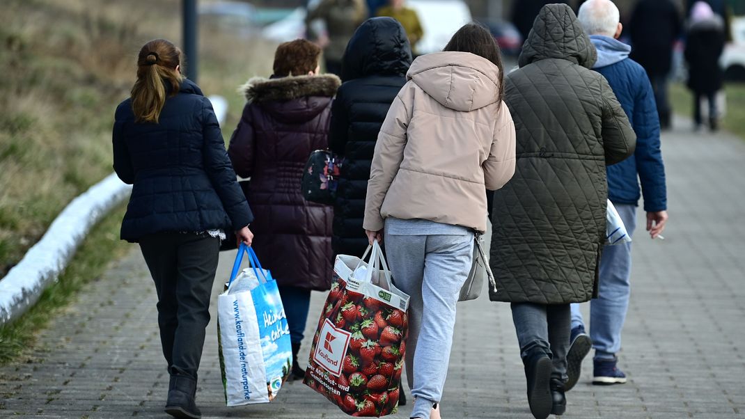 Die Asylanträge erreichen 2023 einen erneuten Spitzenstand. Deutschland bleibt dabei weiter Schutzland Nummer 1.