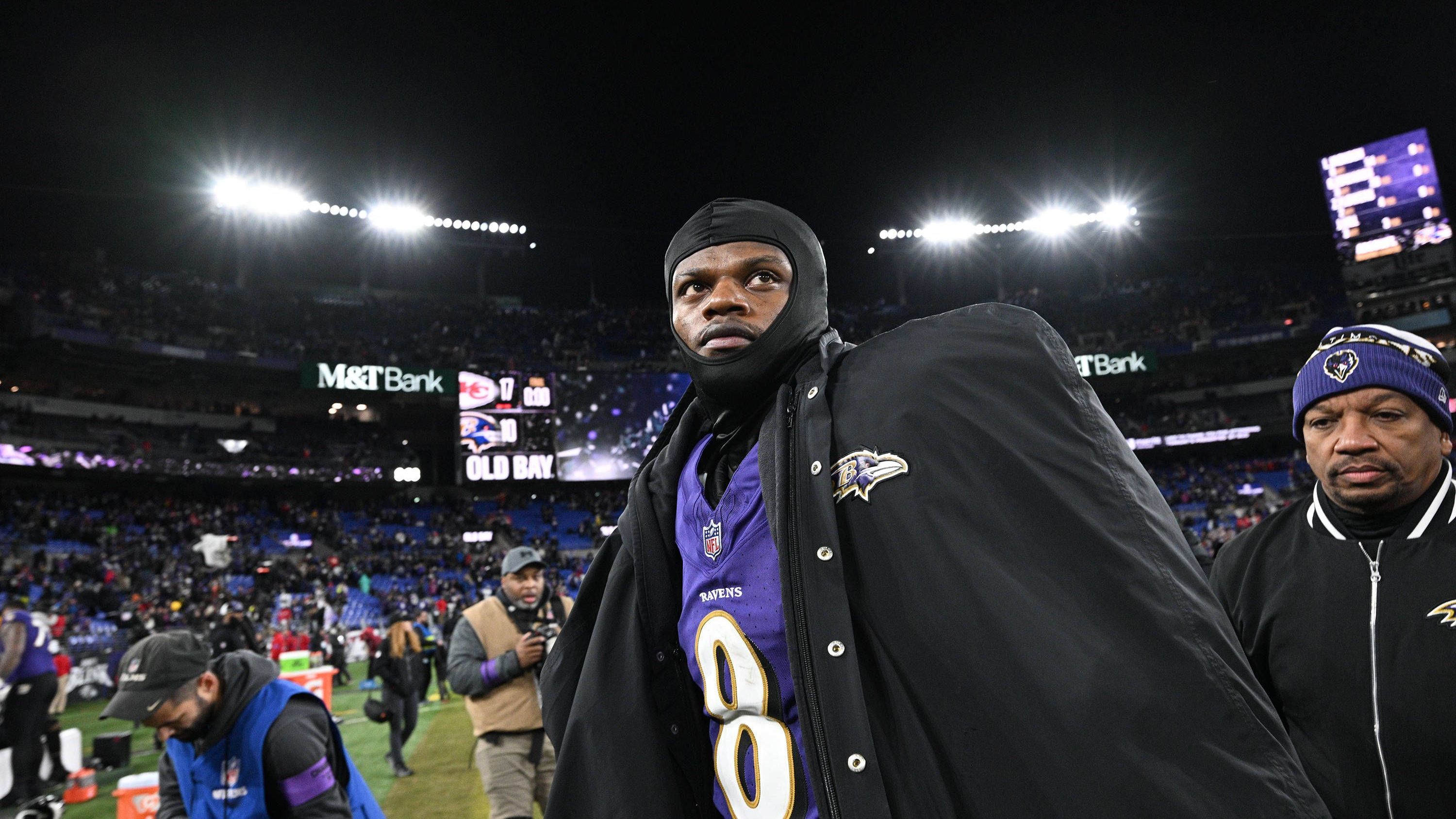 <strong>Platz 10: Lamar Jackson (American Football)</strong><br>Klub: Baltimore Ravens<br>Gesamteinnahmen: 100,5 Millionen Dollar<br>Vertraglicher Verdienst: 98,5 Millionen Dollar<br>Werbeeinnahmen: 2 Millionen US-Dollar