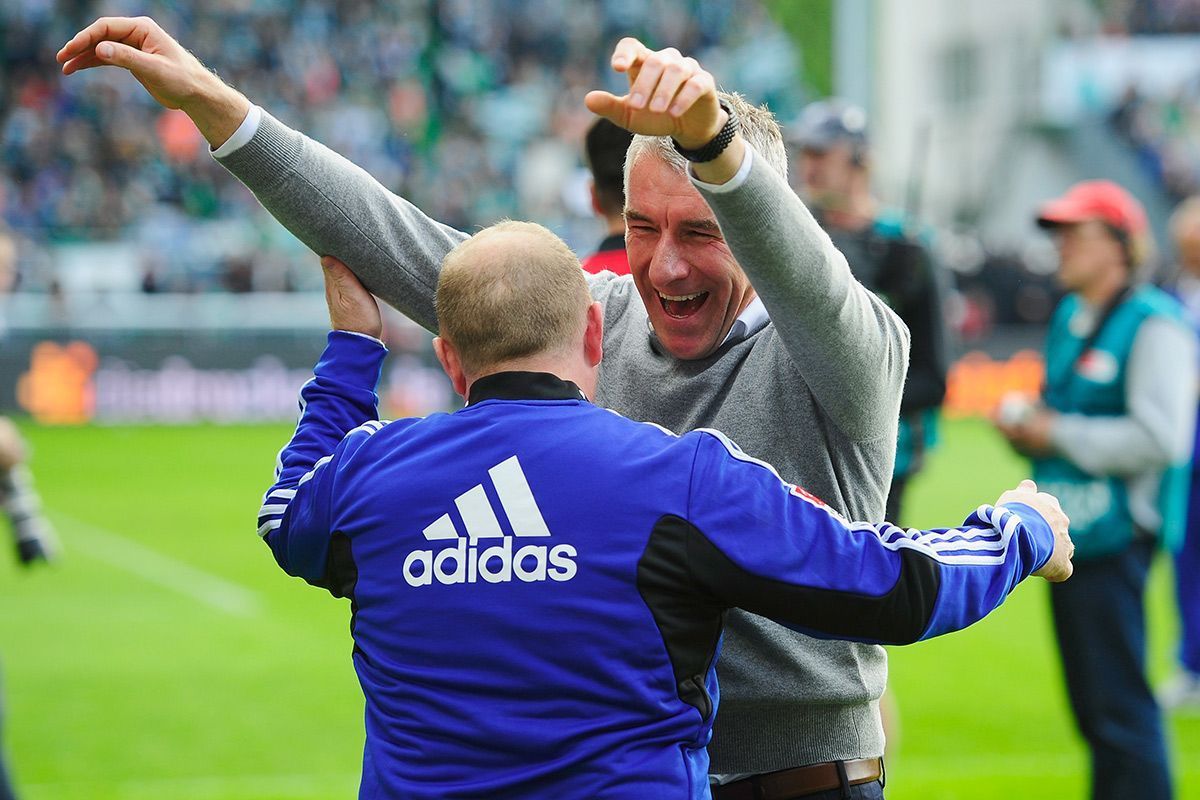 
                <strong>Greuther Fürth vs. Hamburger SV</strong><br>
                Bei HSV-Trainer Mirko Slomka wandelt sich nach dem Schlusspfiff die angestaute Anspannung in pure Ekstase um. 
              