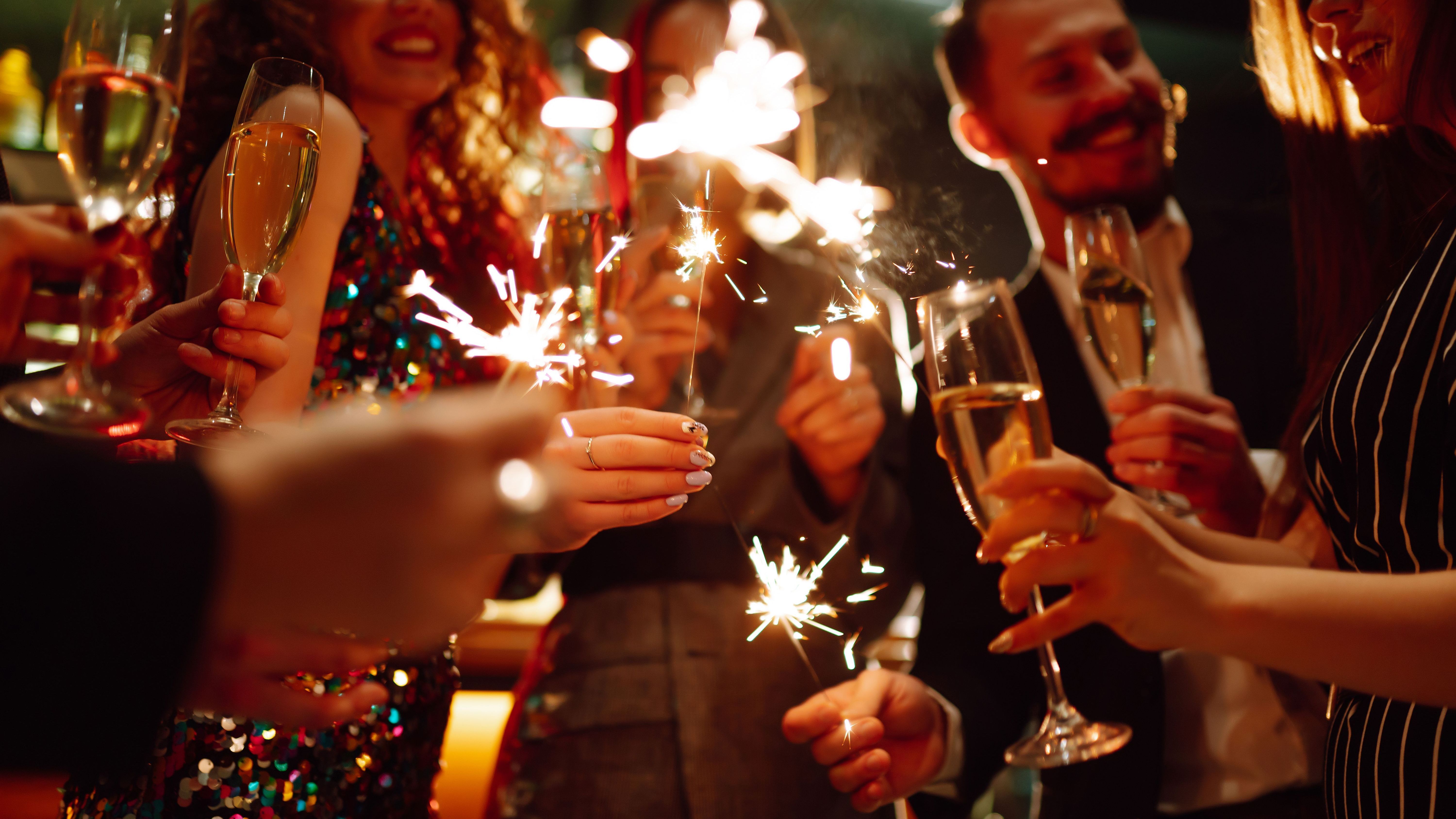 Mit unseren Cocktail-Rezepten kommt garantiert Partystimmung auf .