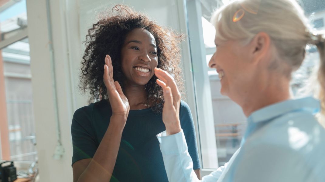 Ein harmonisches und konfliktfreies Miteinander ist Waagen im Job unheimlich wichtig.