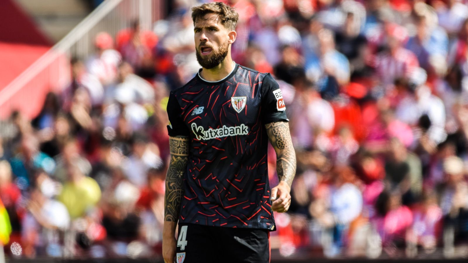 
                <strong>Inigo Martinez (FC Barcelona)</strong><br>
                Der FC Barcelona setzt weiter auf seine Strategie ablösefreie Spieler zu verpflichten. Der nächste im Bunde: Inigo Martinez. Der 32-Jährige kommt aus der Akademie von Real Sociedad und wechselte 2018 zu Athletic Bilbao, wo sein Vertrag zuletzt auslief. Der 20-malige Nationalspieler soll ein ähnliches Gehalt in Katalonien verdienen, wie zuvor in Bilbao.
              