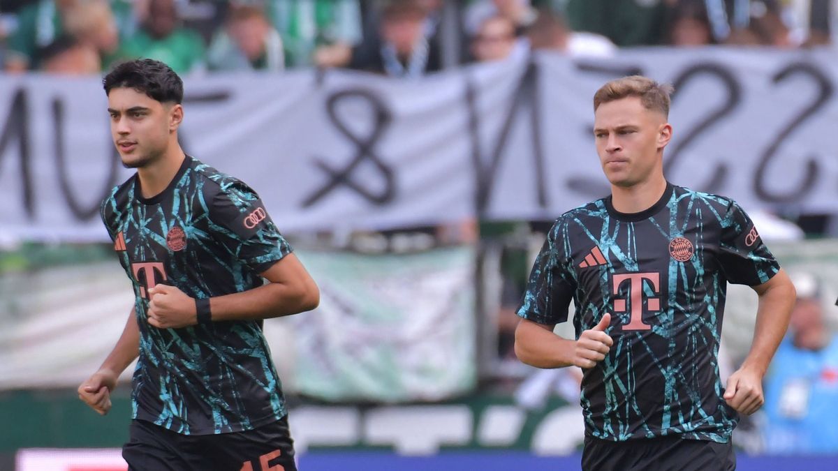 21.09.2024, xblx, Fussball 1.Bundesliga, SV Werder Bremen - FC Bayern München emspor, v.l. Aleksandar Pavlovic (FC Bayern Muenchen), Joshua Kimmich (FC Bayern Muenchen) (DFL DFB REGULATIONS PROHIBI...